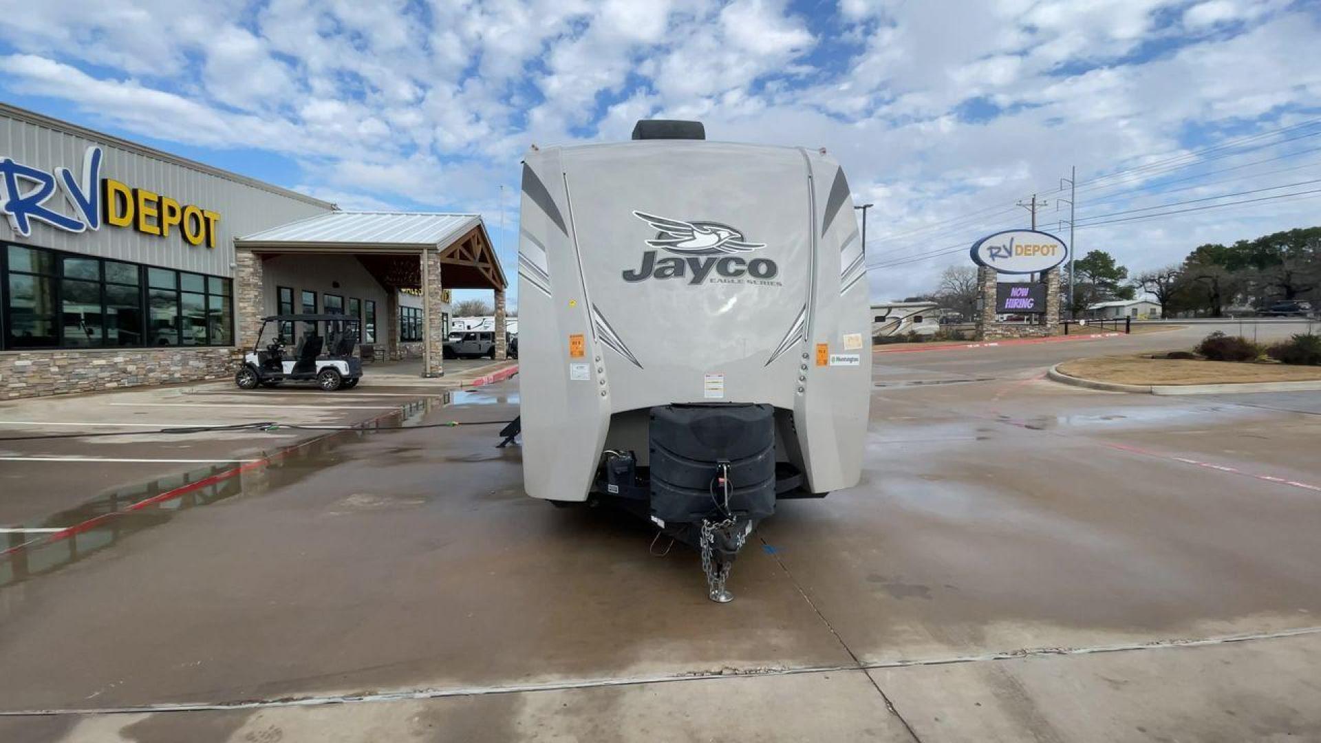 2020 JAYCO EAGLE 280RSOK (1UJBJ0BS7L1) , located at 4319 N Main St, Cleburne, TX, 76033, (817) 678-5133, 32.385960, -97.391212 - Photo#4