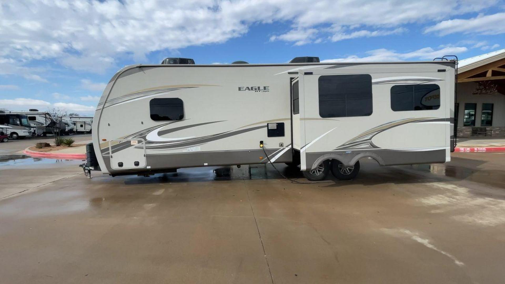 2020 JAYCO EAGLE 280RSOK (1UJBJ0BS7L1) , located at 4319 N Main St, Cleburne, TX, 76033, (817) 678-5133, 32.385960, -97.391212 - Photo#6