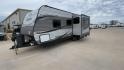 2020 JAYCO JAY FLIGHT 24RKS (1UJBJ0BN3L1) , Length: 28.67 ft. | Dry Weight: 5,555 lbs. | Gross Weight: 7,500 lbs. | Slides: 1 transmission, located at 4319 N Main St, Cleburne, TX, 76033, (817) 678-5133, 32.385960, -97.391212 - This 2020 Jayco Jay Flight is a dual-axle steel wheel setup measuring 28.67 ft. in length and 11.08 ft. in height. It has a dry weight of 5,555 lbs. and a GVWR of 7,500 lbs. This travel trailer includes 1 power slide. Its interior features a front bedroom, a central living and kitchen space, and a r - Photo#5