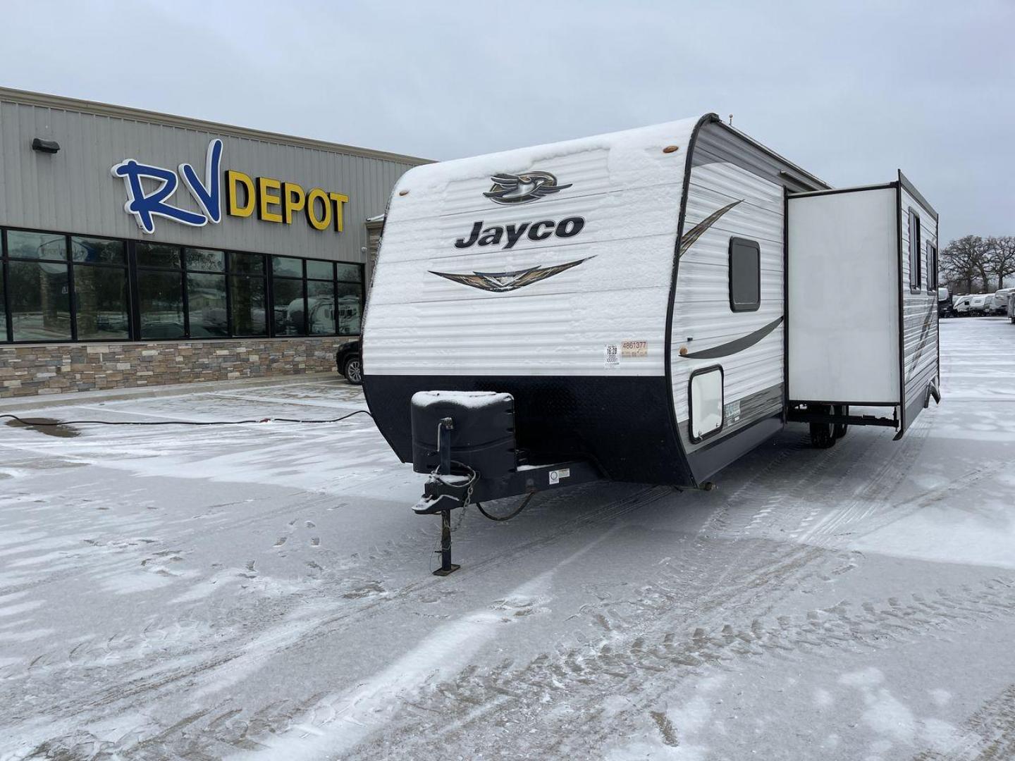 2020 JAYCO JAY FLIGHT 284BHS (1UJBJ0BR0L1) , located at 4319 N Main St, Cleburne, TX, 76033, (817) 678-5133, 32.385960, -97.391212 - Photo#0