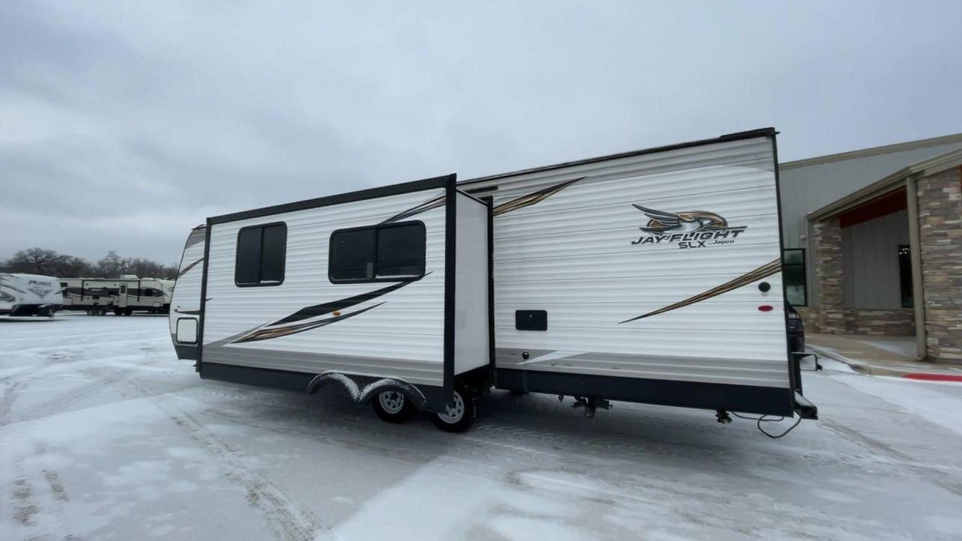 2020 JAYCO JAY FLIGHT 284BHS (1UJBJ0BR0L1) , located at 4319 N Main St, Cleburne, TX, 76033, (817) 678-5133, 32.385960, -97.391212 - Photo#7