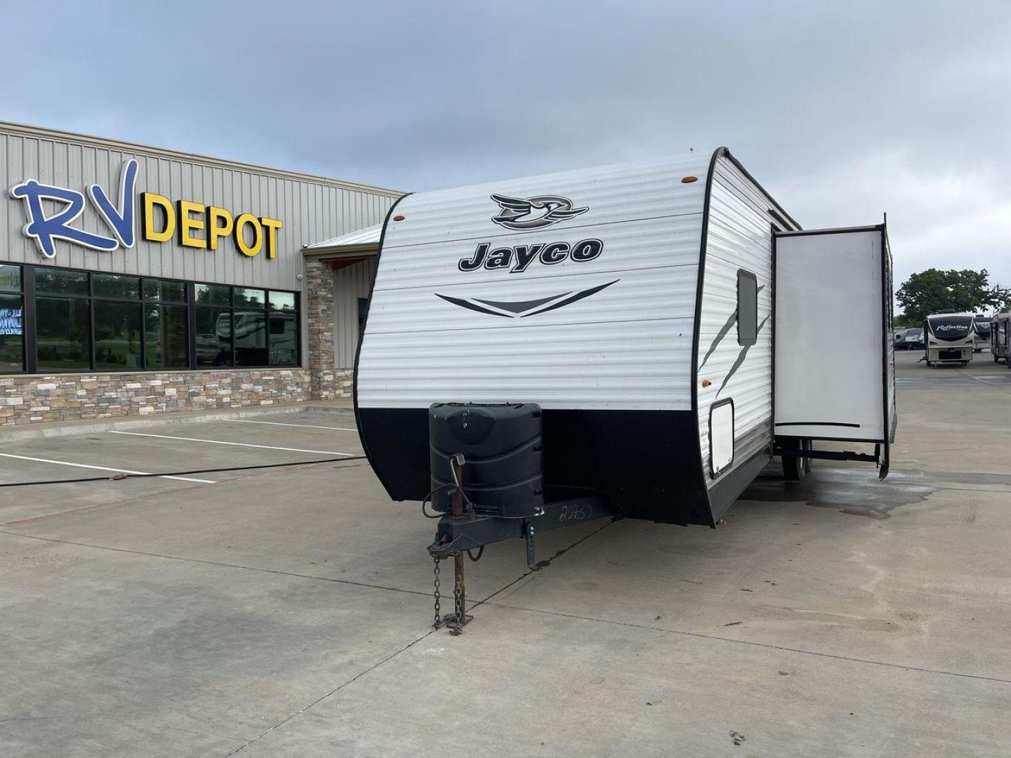 2020 JAYFLIGHT 284BHSW (1UJBJ0BRXH1) , located at 4319 N Main St, Cleburne, TX, 76033, (817) 678-5133, 32.385960, -97.391212 - Photo#0