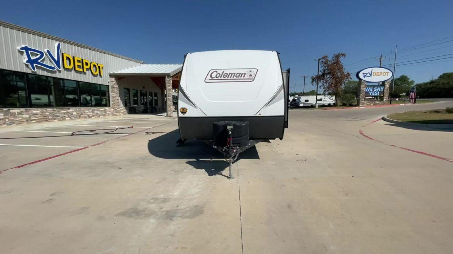 2020 KEYSTONE COLEMAN 1805RB (4YDT18029LM) , Length: 22.75 ft | Dry Weight: 4,448 lbs. | Slides: 1 transmission, located at 4319 N Main St, Cleburne, TX, 76033, (817) 678-5133, 32.385960, -97.391212 - The 2020 Dutchmen Coleman 1805RB is a compact and lightweight travel trailer perfect for adventurers who value versatility and comfort during their travels. This trailer is ideal for both weekend getaways and extended trips, thanks to its manageable length of 22.75 feet and lightweight dry weight of - Photo#4