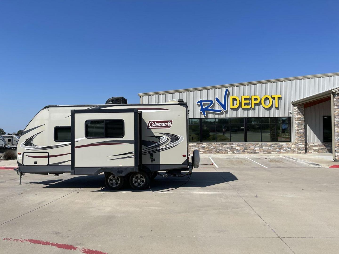 2020 KEYSTONE COLEMAN 1805RB (4YDT18029LM) , Length: 22.75 ft | Dry Weight: 4,448 lbs. | Slides: 1 transmission, located at 4319 N Main St, Cleburne, TX, 76033, (817) 678-5133, 32.385960, -97.391212 - The 2020 Dutchmen Coleman 1805RB is a compact and lightweight travel trailer perfect for adventurers who value versatility and comfort during their travels. This trailer is ideal for both weekend getaways and extended trips, thanks to its manageable length of 22.75 feet and lightweight dry weight of - Photo#21