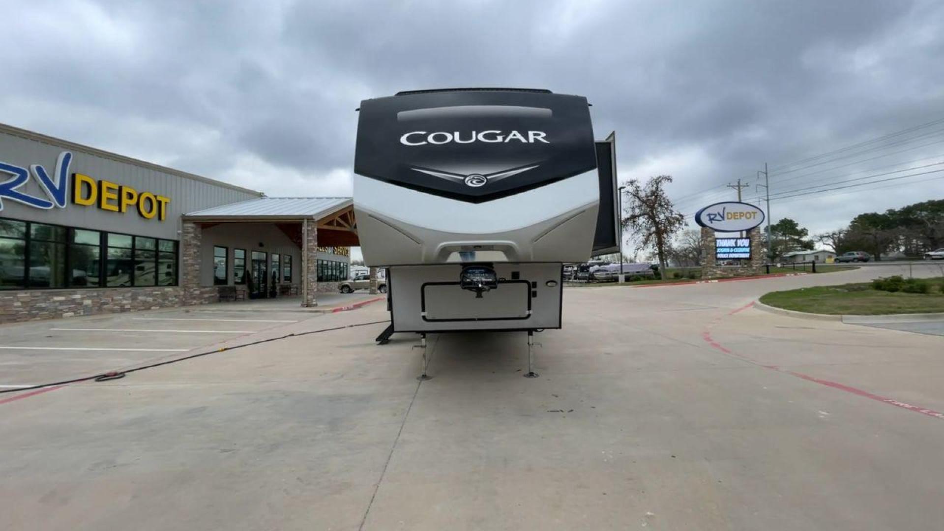 2020 KEYSTONE COUGAR 369BHS (4YDF36921L2) , located at 4319 N Main St, Cleburne, TX, 76033, (817) 678-5133, 32.385960, -97.391212 - Photo#4