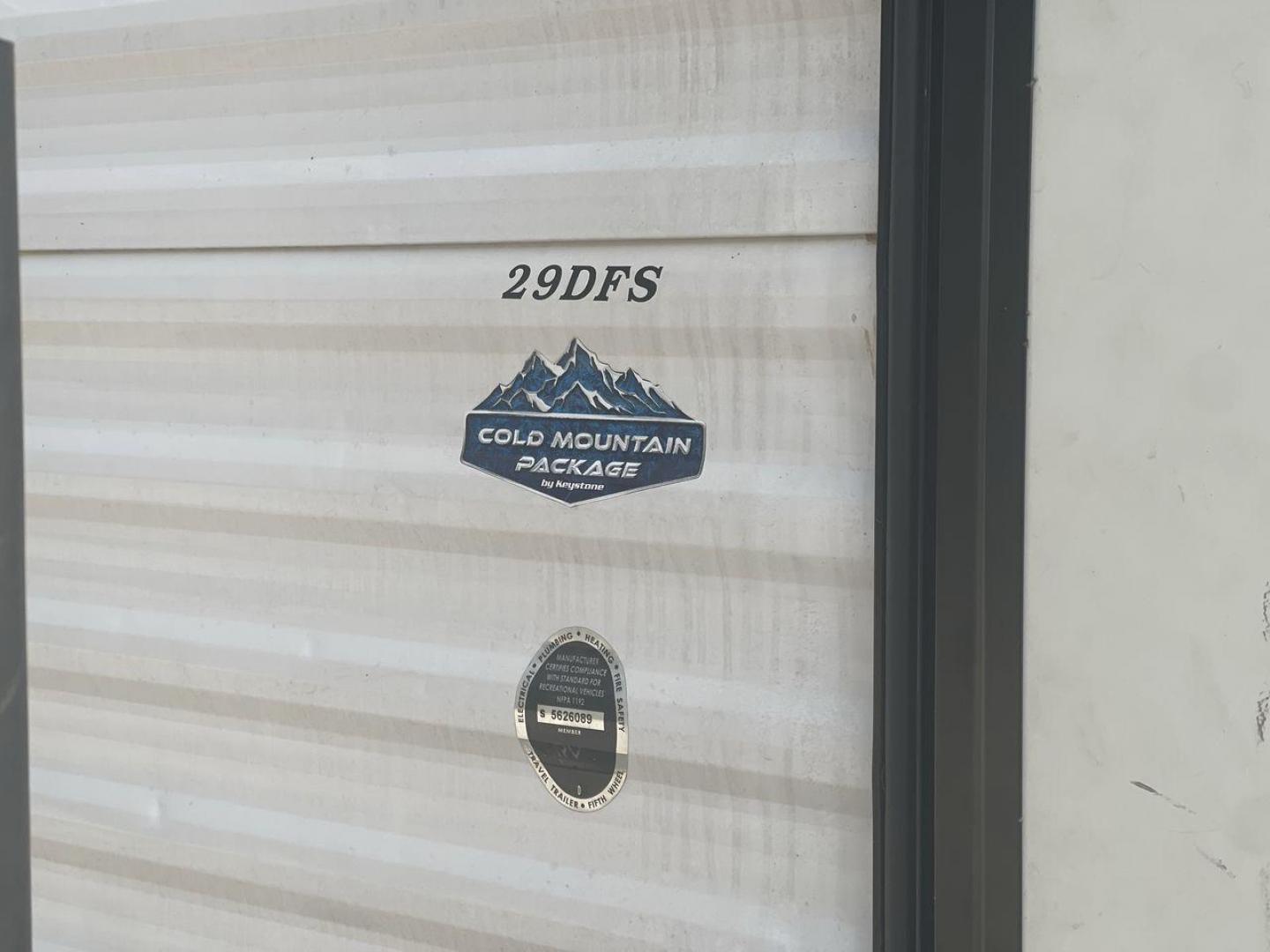 2020 KEYSTONE HIDEOUT 29DFS (4YDT29D26L7) , Length: 33.92 ft. | Dry Weight: 7,162 lbs. | Gross Weight: 9,680 lbs. | Slides: 1 transmission, located at 4319 N Main St, Cleburne, TX, 76033, (817) 678-5133, 32.385960, -97.391212 - Take the whole family and a few extra on an adventure in this 2020 Keystone Hideout 29DFS! This travel trailer measures almost 34 feet long and 11 feet tall. It has a dry weight of 7,162 lbs. and a GVWR of 9,680 lbs. It includes one power slide. This Hideout is a bunkhouse model that can sleep up to - Photo#22