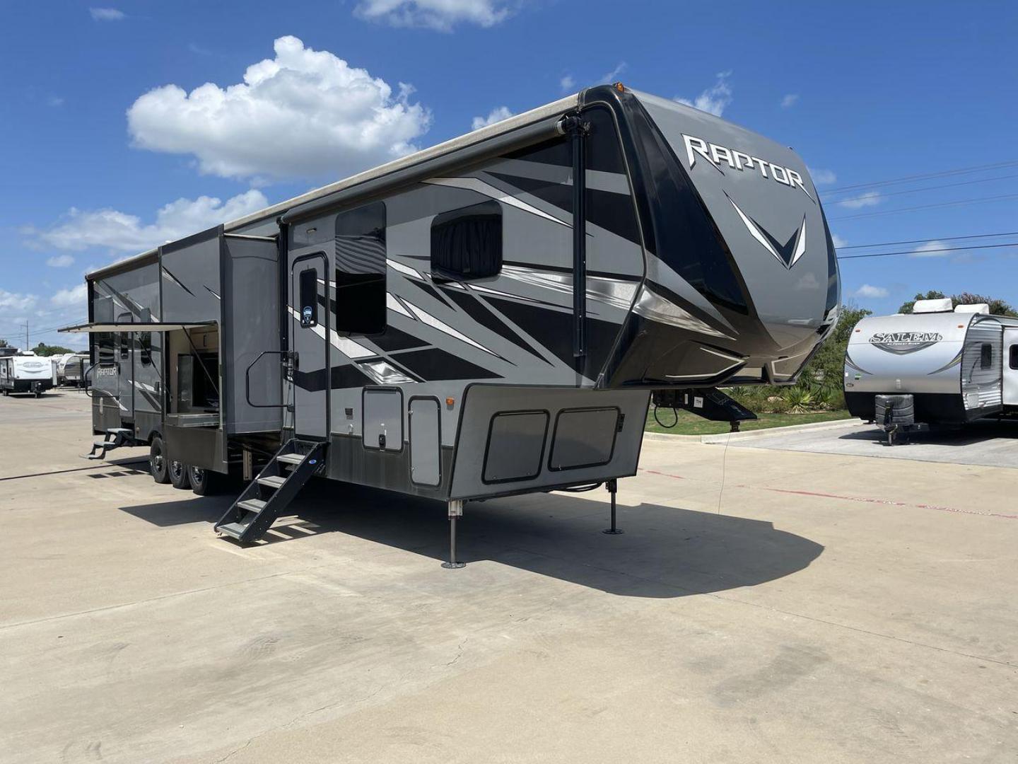 2020 KEYSTONE RAPTOR 423 (4YDF42332LR) , located at 4319 N Main St, Cleburne, TX, 76033, (817) 678-5133, 32.385960, -97.391212 - Photo#23