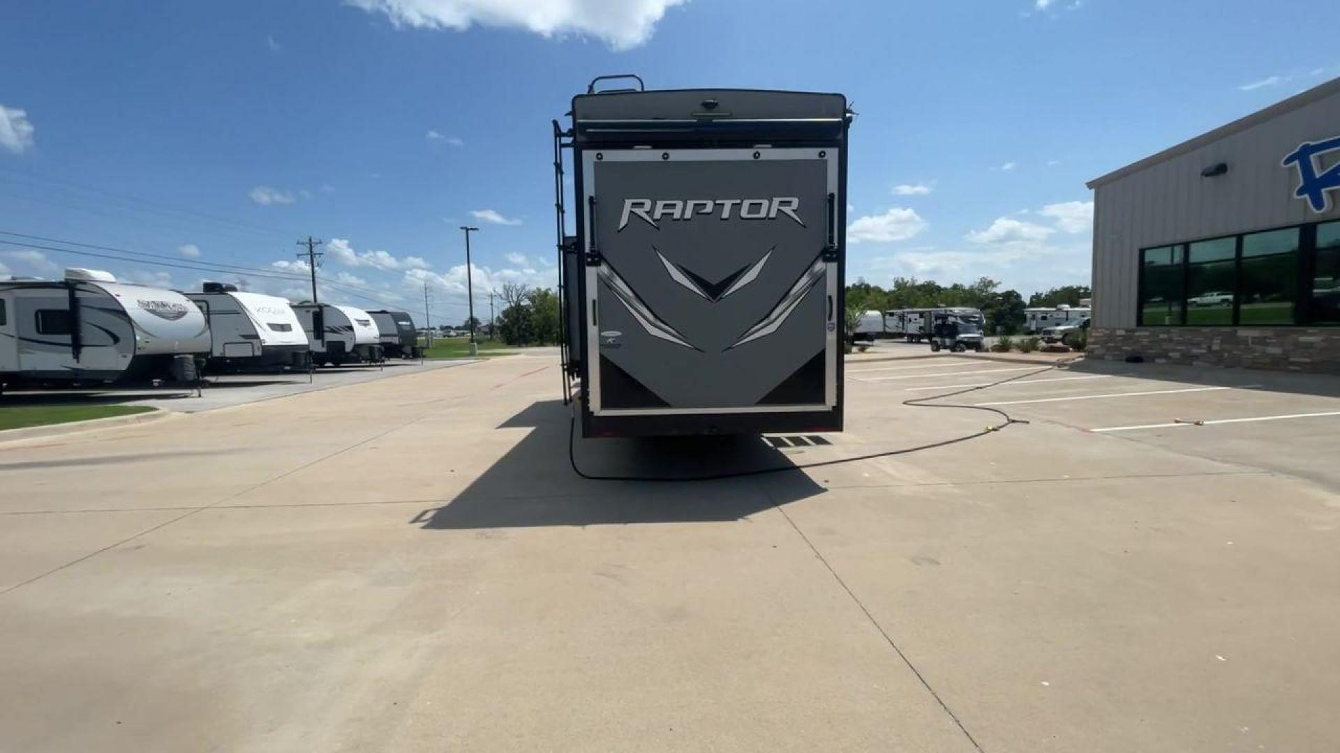 2020 KEYSTONE RAPTOR 423 (4YDF42332LR) , located at 4319 N Main St, Cleburne, TX, 76033, (817) 678-5133, 32.385960, -97.391212 - Photo#8