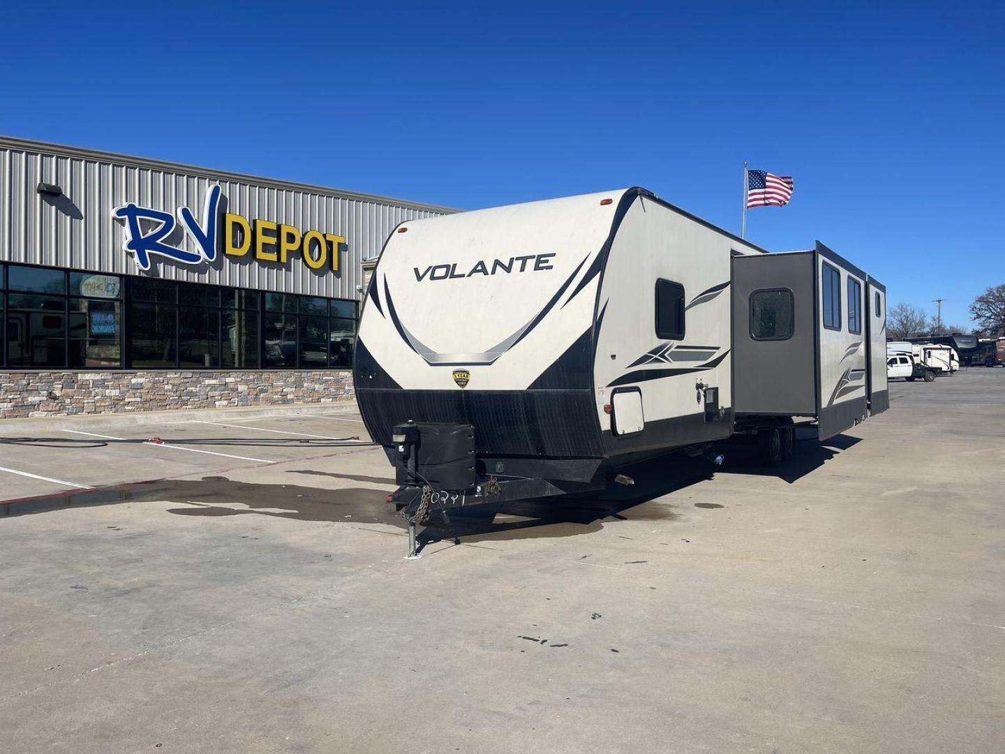 2020 KEYSTONE RV VOLANTE 33BH (4YDT33B26L6) , Length: 37.5 ft. | Dry Weight: 8,284 lbs. | Slides: 3 transmission, located at 4319 N Main St, Cleburne, TX, 76033, (817) 678-5133, 32.385960, -97.391212 - With the 2020 Keystone RV Volante 33BH travel trailer, the family will sure enjoy every camping trip in all seasons. This trailer comes with ideal amenities to make your stay comfortable. This unit measures 38 ft length, 8 ft width, and 11.6 ft interior height. It has a dry weight of 7,658 lbs along - Photo#0