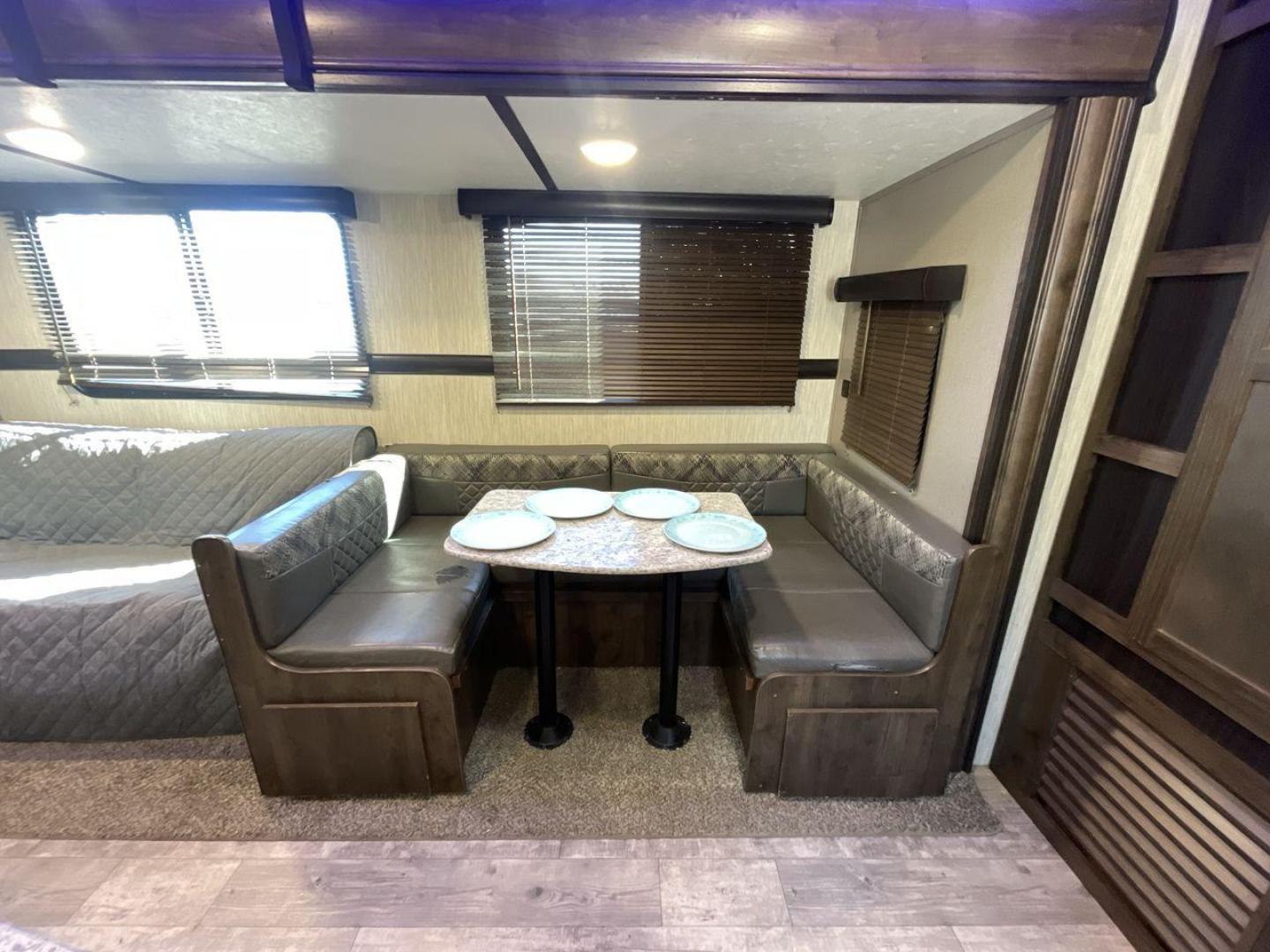 2020 KEYSTONE RV VOLANTE 33BH (4YDT33B26L6) , Length: 37.5 ft. | Dry Weight: 8,284 lbs. | Slides: 3 transmission, located at 4319 N Main St, Cleburne, TX, 76033, (817) 678-5133, 32.385960, -97.391212 - With the 2020 Keystone RV Volante 33BH travel trailer, the family will sure enjoy every camping trip in all seasons. This trailer comes with ideal amenities to make your stay comfortable. This unit measures 38 ft length, 8 ft width, and 11.6 ft interior height. It has a dry weight of 7,658 lbs along - Photo#14