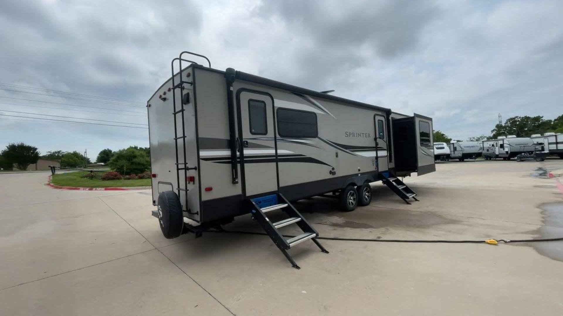 2020 KEYSTONE SPRINTER 330KBS (4YDT33027L1) , located at 4319 N Main St, Cleburne, TX, 76033, (817) 678-5133, 32.385960, -97.391212 - Photo#1