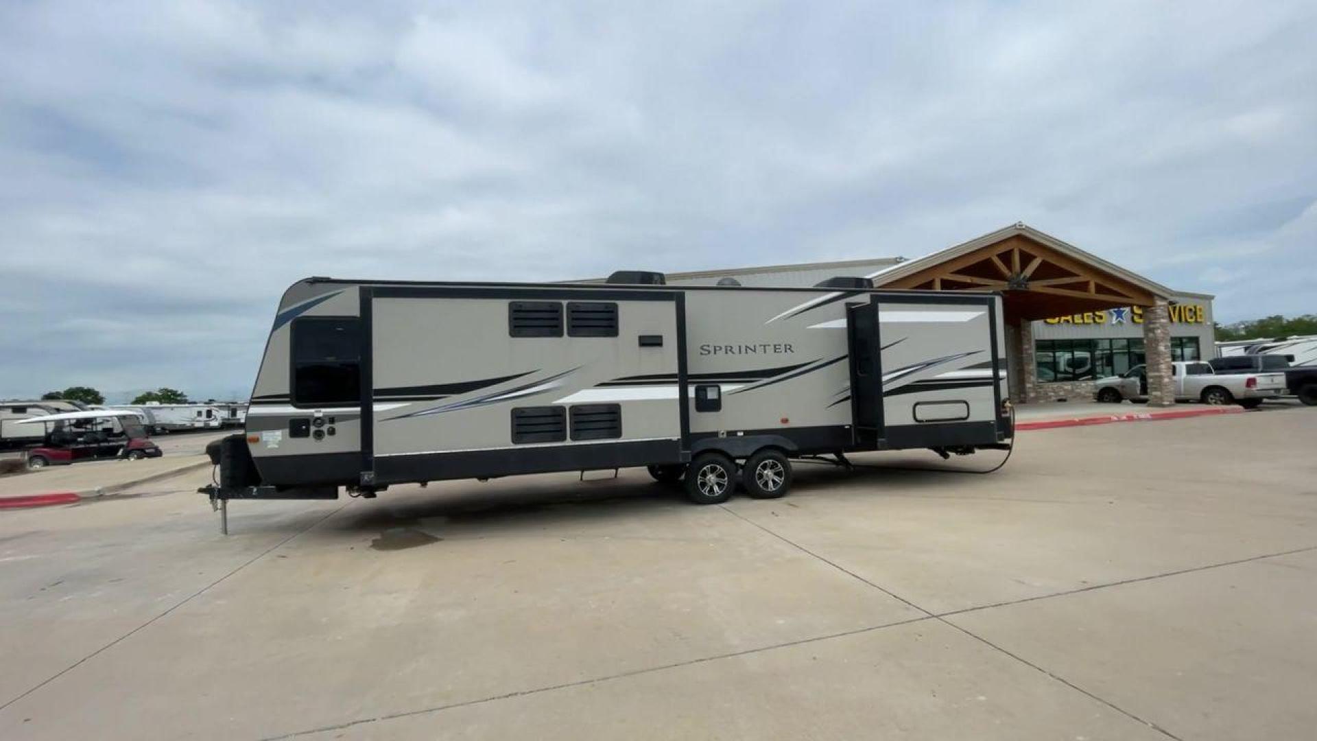 2020 KEYSTONE SPRINTER 330KBS (4YDT33027L1) , located at 4319 N Main St, Cleburne, TX, 76033, (817) 678-5133, 32.385960, -97.391212 - Photo#6