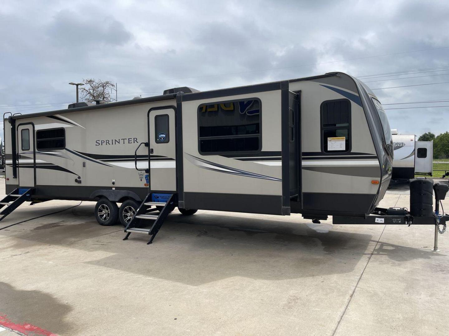 2020 KEYSTONE SPRINTER 330KBS (4YDT33027L1) , located at 4319 N Main St, Cleburne, TX, 76033, (817) 678-5133, 32.385960, -97.391212 - Photo#23