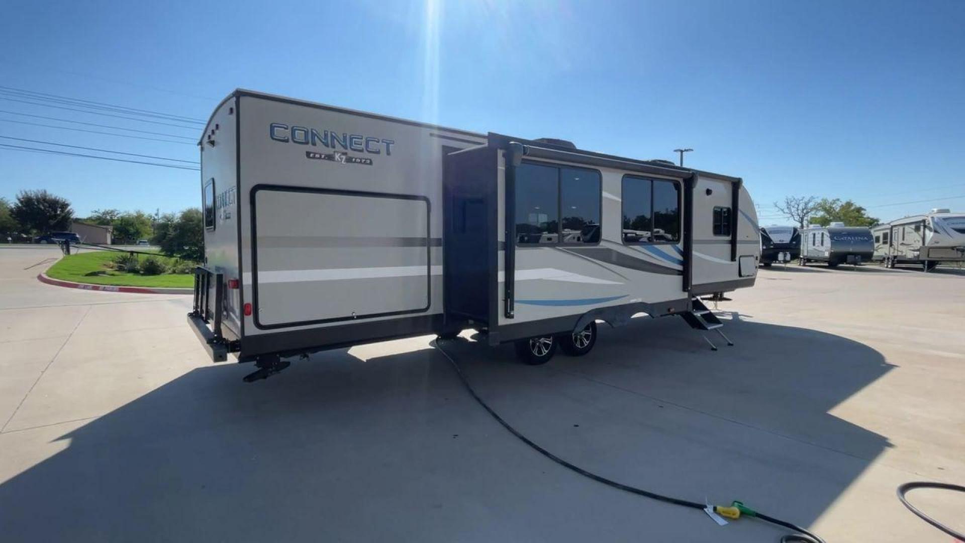 2020 KZ CONNECT 322BHK (4EZTL3221L7) , Length: 37.75 ft. | Dry Weight: 7,700 lbs. | Gross Weight: 8,800 lbs. | Slides: 2 transmission, located at 4319 N Main St, Cleburne, TX, 76033, (817) 678-5133, 32.385960, -97.391212 - Photo#1