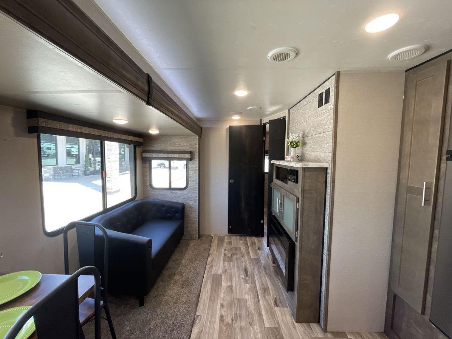 2020 KZ CONNECT 322BHK (4EZTL3221L7) , Length: 37.75 ft. | Dry Weight: 7,700 lbs. | Gross Weight: 8,800 lbs. | Slides: 2 transmission, located at 4319 N Main St, Cleburne, TX, 76033, (817) 678-5133, 32.385960, -97.391212 - The 2020 KZ Connect 322BHK boasts a modern and sleek exterior design, perfect for those seeking both style and functionality in a travel trailer. With a length of 37.75 ft. and a dry weight of 7,700 lbs., it offers a spacious yet manageable setup. The exterior features two large slides, significantl - Photo#10