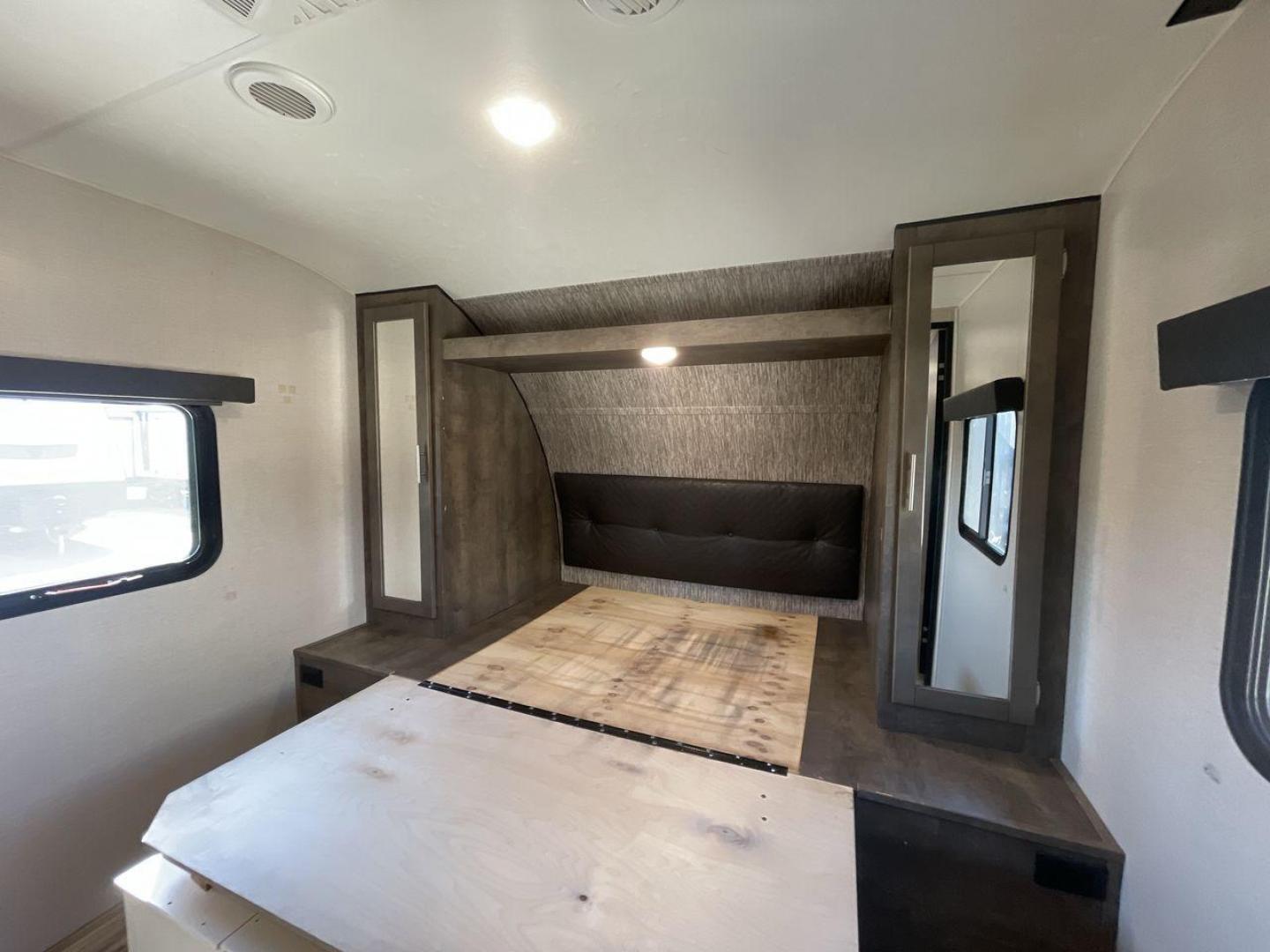 2020 KZ CONNECT 322BHK (4EZTL3221L7) , Length: 37.75 ft. | Dry Weight: 7,700 lbs. | Gross Weight: 8,800 lbs. | Slides: 2 transmission, located at 4319 N Main St, Cleburne, TX, 76033, (817) 678-5133, 32.385960, -97.391212 - The 2020 KZ Connect 322BHK boasts a modern and sleek exterior design, perfect for those seeking both style and functionality in a travel trailer. With a length of 37.75 ft. and a dry weight of 7,700 lbs., it offers a spacious yet manageable setup. The exterior features two large slides, significantl - Photo#16