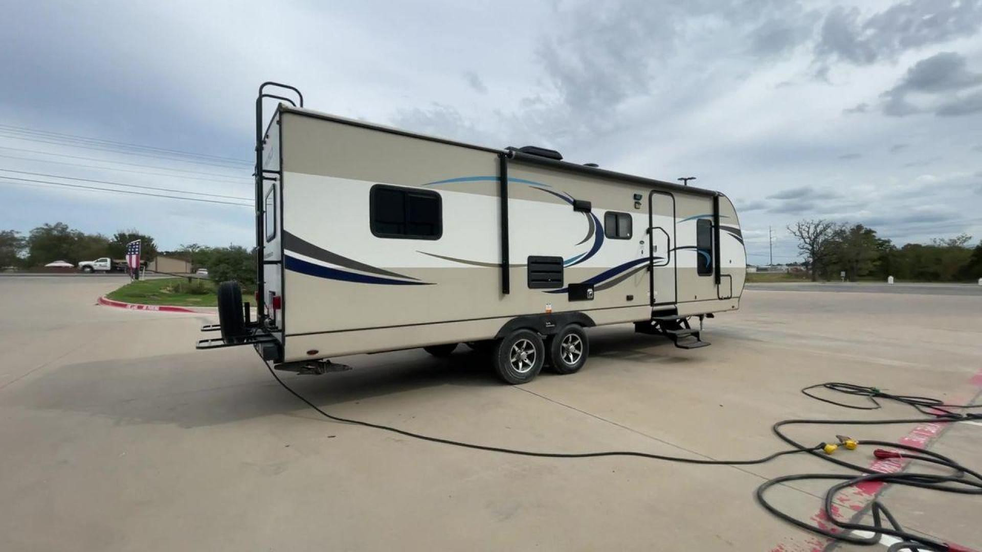 2020 PACIFIC COACHWORKS TANGO 279QQBH (5UYVS3228LR) , Length: 32 ft | Slides: 1 transmission, located at 4319 N Main St, Cleburne, TX, 76033, (817) 678-5133, 32.385960, -97.391212 - Photo#1