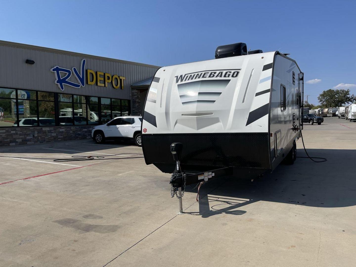 2020 WHITE WINNEBAGO SPYDER 23FB (54CUS1T21L4) , Length: 30.33 ft. | Dry Weight: 7,300 lbs. | Gross Weight: 11,300 lbs. | Slides: 0 transmission, located at 4319 N Main St, Cleburne, TX, 76033, (817) 678-5133, 32.385960, -97.391212 - With a length of 30 feet and a dry weight of 7,300 lbs, the 2020 Winnebago Spyder 23FB strikes the perfect balance between spaciousness and towing ease. Constructed with a durable aluminum body frame and fiberglass sidewalls, it offers exceptional durability and longevity on the road, ensuring that - Photo#0