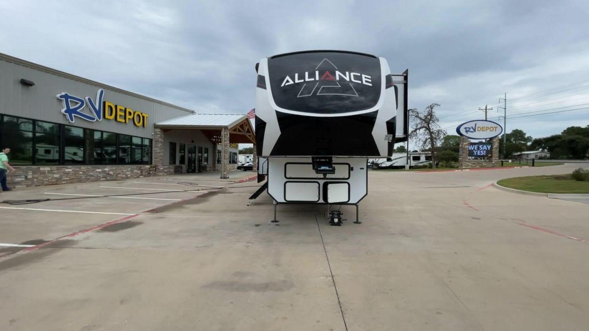 2021 ALLIANCE VALOR 42V13 (7M5FV4533MA) , Length: 44.08 ft. | Dry Weight: 16,064 lbs. | Gross Weight: 20,000 lbs. | Slides: 3 transmission, located at 4319 N Main St, Cleburne, TX, 76033, (817) 678-5133, 32.385960, -97.391212 - Photo#4