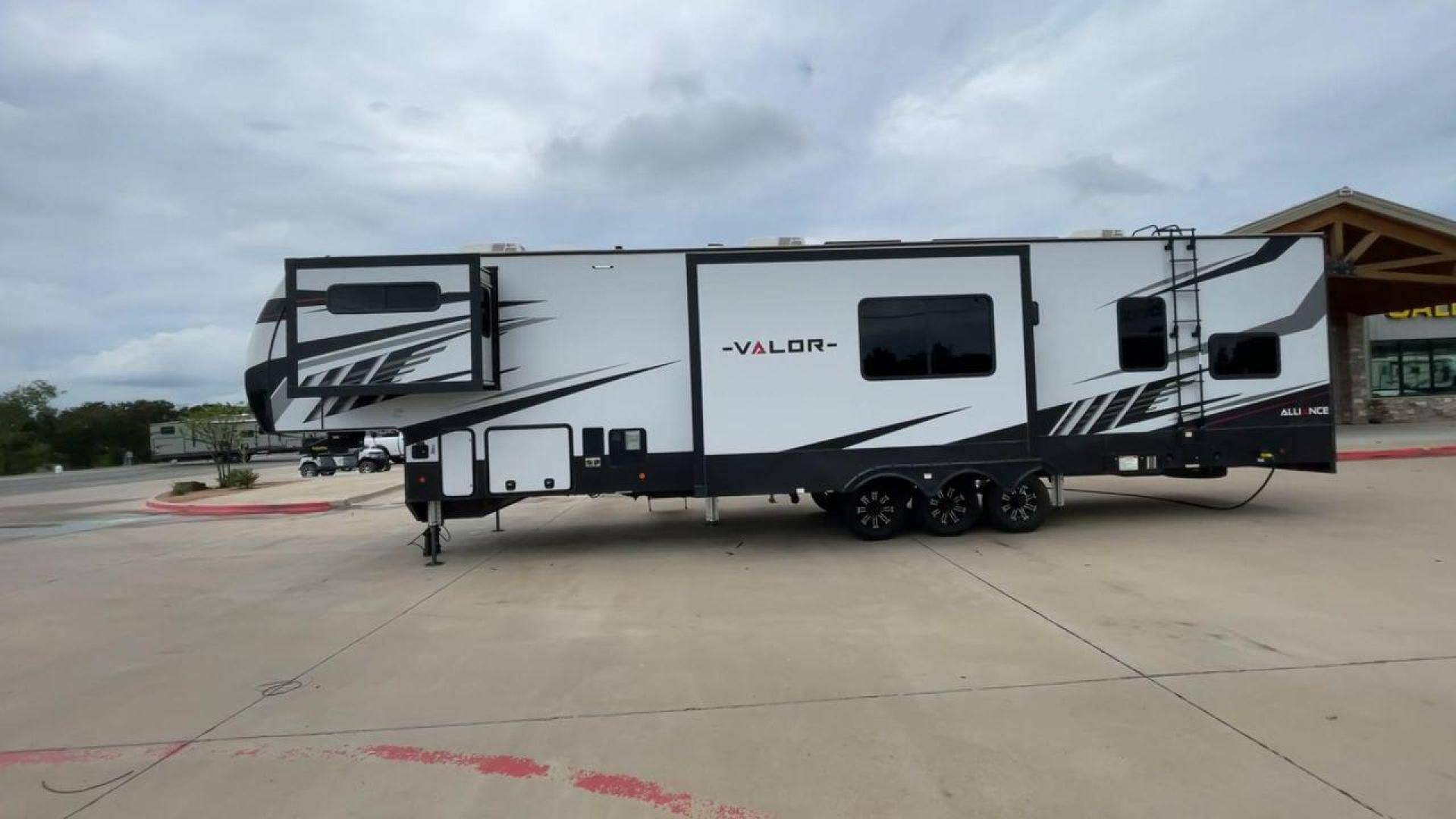 2021 ALLIANCE VALOR 42V13 (7M5FV4533MA) , Length: 44.08 ft. | Dry Weight: 16,064 lbs. | Gross Weight: 20,000 lbs. | Slides: 3 transmission, located at 4319 N Main St, Cleburne, TX, 76033, (817) 678-5133, 32.385960, -97.391212 - Photo#6