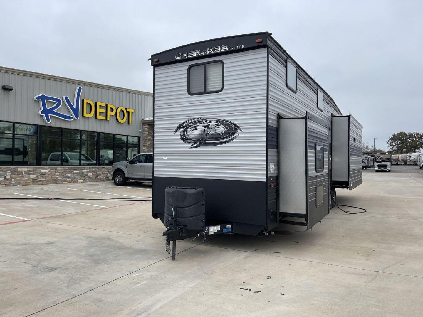 2021 CHEROKEE 39DL (4X4TCKR27MS) , Length:42.5 ft | Dry Weight: 10,778 lbs. | Gross Weight: 13,095 lbs. | Slides: 3 transmission, located at 4319 N Main St, Cleburne, TX, 76033, (817) 678-5133, 32.385960, -97.391212 - Are you in the market for a top-of-the-line travel trailer bunk house in Cleburne, TX? Look no further than RV Depot, where we have a stunning 2021 CHEROKEE 39DL model available for sale. Priced at just $44,995, this luxurious and spacious RV is perfect for families or groups looking to embark on me - Photo#0