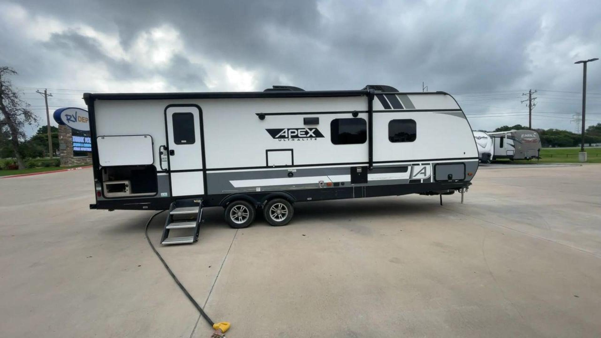 2021 COACHMEN APEX 265RBSS (5ZT2CXSB6MS) , located at 4319 N Main St, Cleburne, TX, 76033, (817) 678-5133, 32.385960, -97.391212 - Photo#2