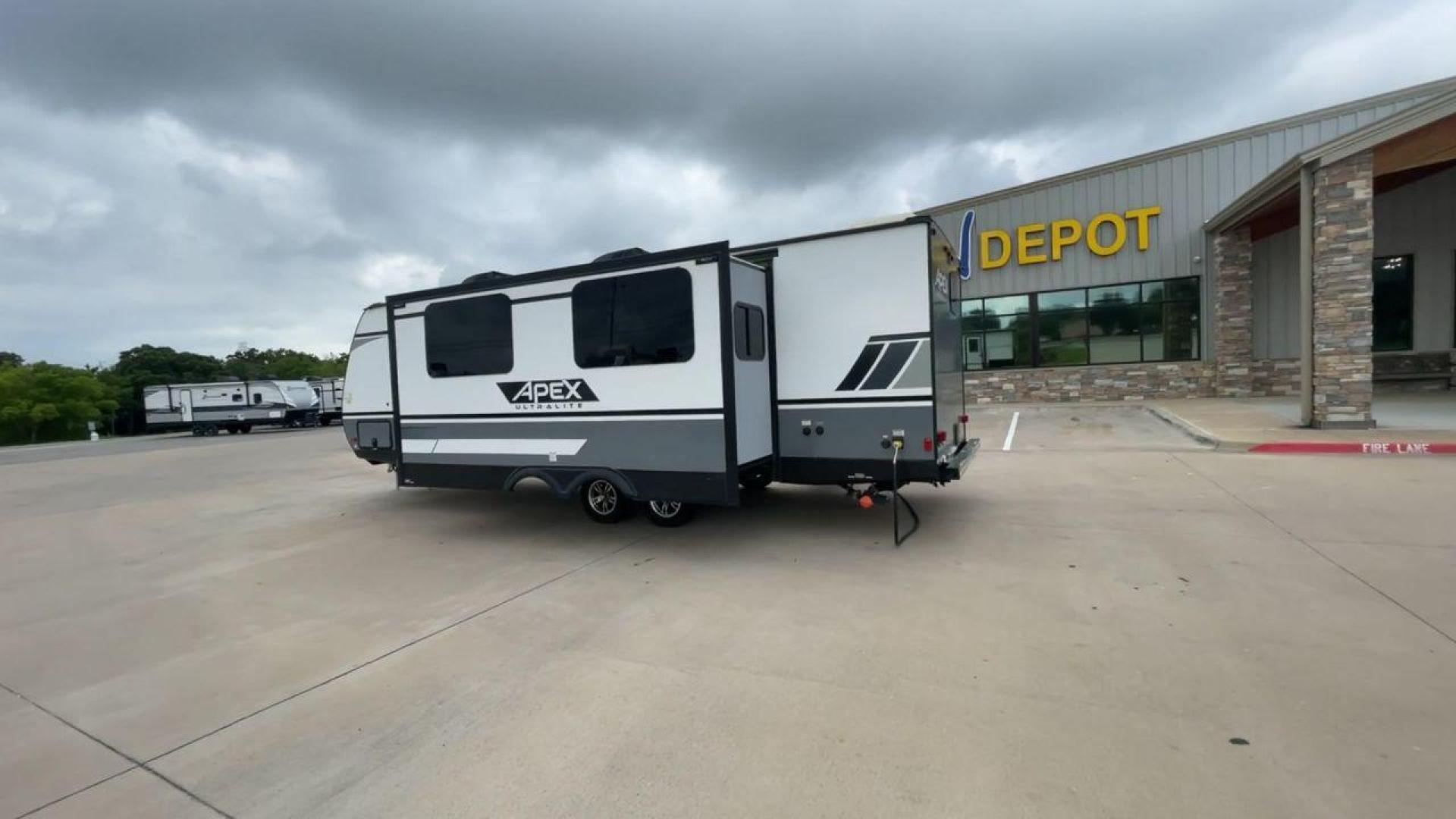 2021 COACHMEN APEX 265RBSS (5ZT2CXSB6MS) , located at 4319 N Main St, Cleburne, TX, 76033, (817) 678-5133, 32.385960, -97.391212 - Photo#7