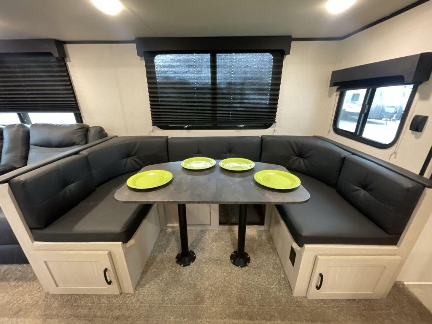 2021 COACHMEN APEX 265RBSS (5ZT2CXSB6MS) , located at 4319 N Main St, Cleburne, TX, 76033, (817) 678-5133, 32.385960, -97.391212 - Photo#14