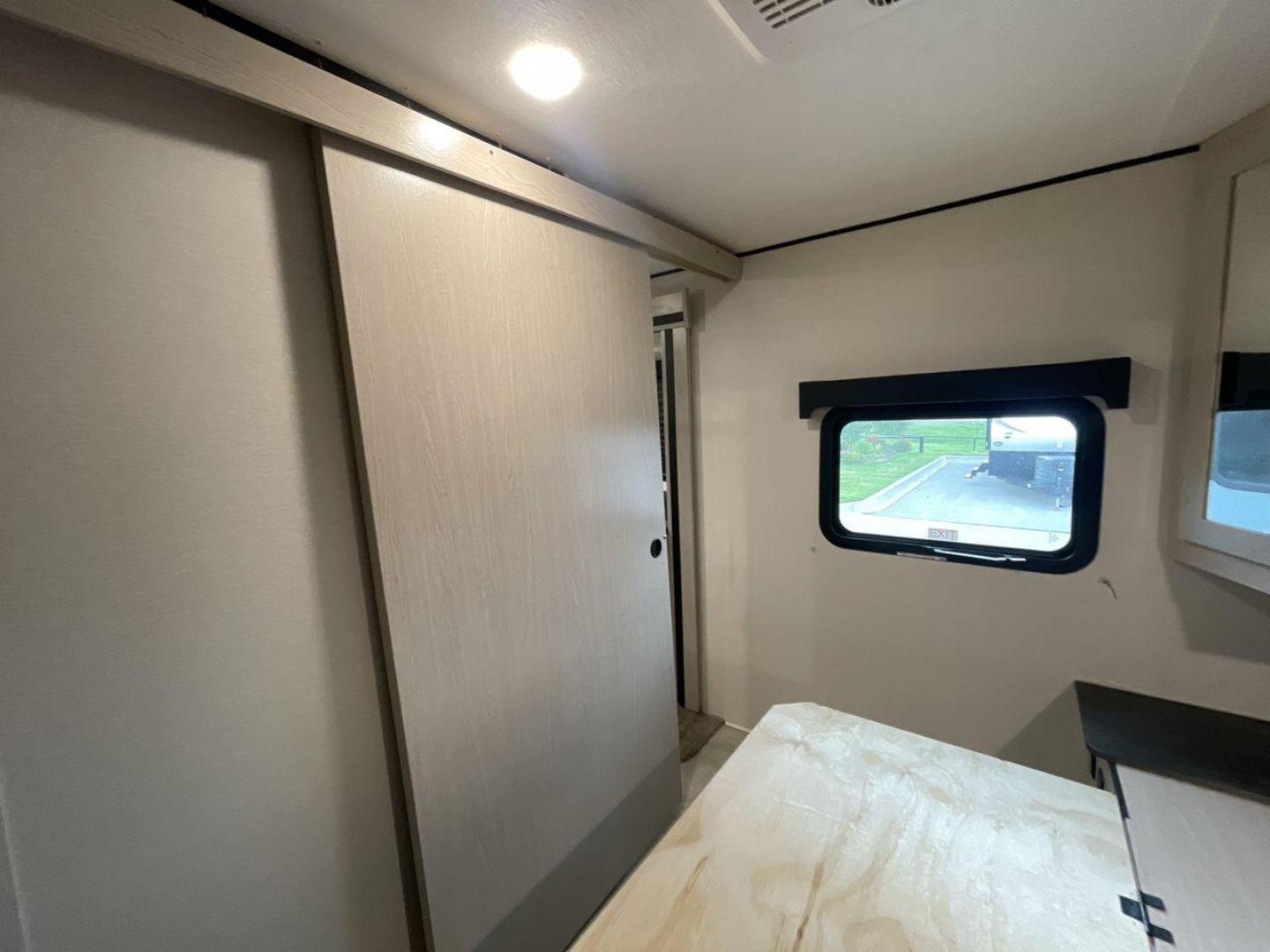 2021 COACHMEN APEX 265RBSS (5ZT2CXSB6MS) , located at 4319 N Main St, Cleburne, TX, 76033, (817) 678-5133, 32.385960, -97.391212 - Photo#18