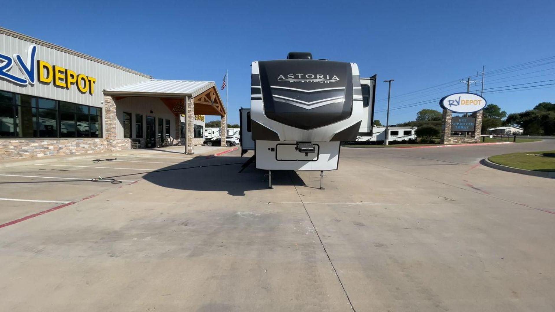 2021 DUTCHMEN ASTORIA 3173RLP (4YDF31727MM) , Length: 35.92 ft. | Dry Weight: 9,959 lbs. | Slides: 3 transmission, located at 4319 N Main St, Cleburne, TX, 76033, (817) 678-5133, 32.385960, -97.391212 - Photo#4