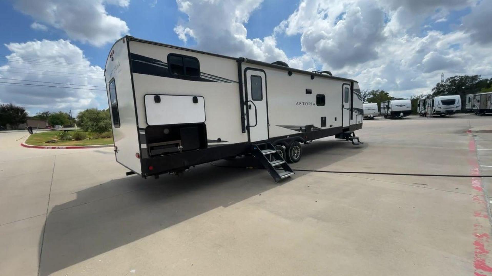 2021 DUTCHMEN ASTORIA 3202BH (4YDT32021MM) , Length: 36.83 ft. | Dry Weight: 7,724 lbs. | Slides: 2 transmission, located at 4319 N Main St, Cleburne, TX, 76033, (817) 678-5133, 32.385960, -97.391212 - Photo#1