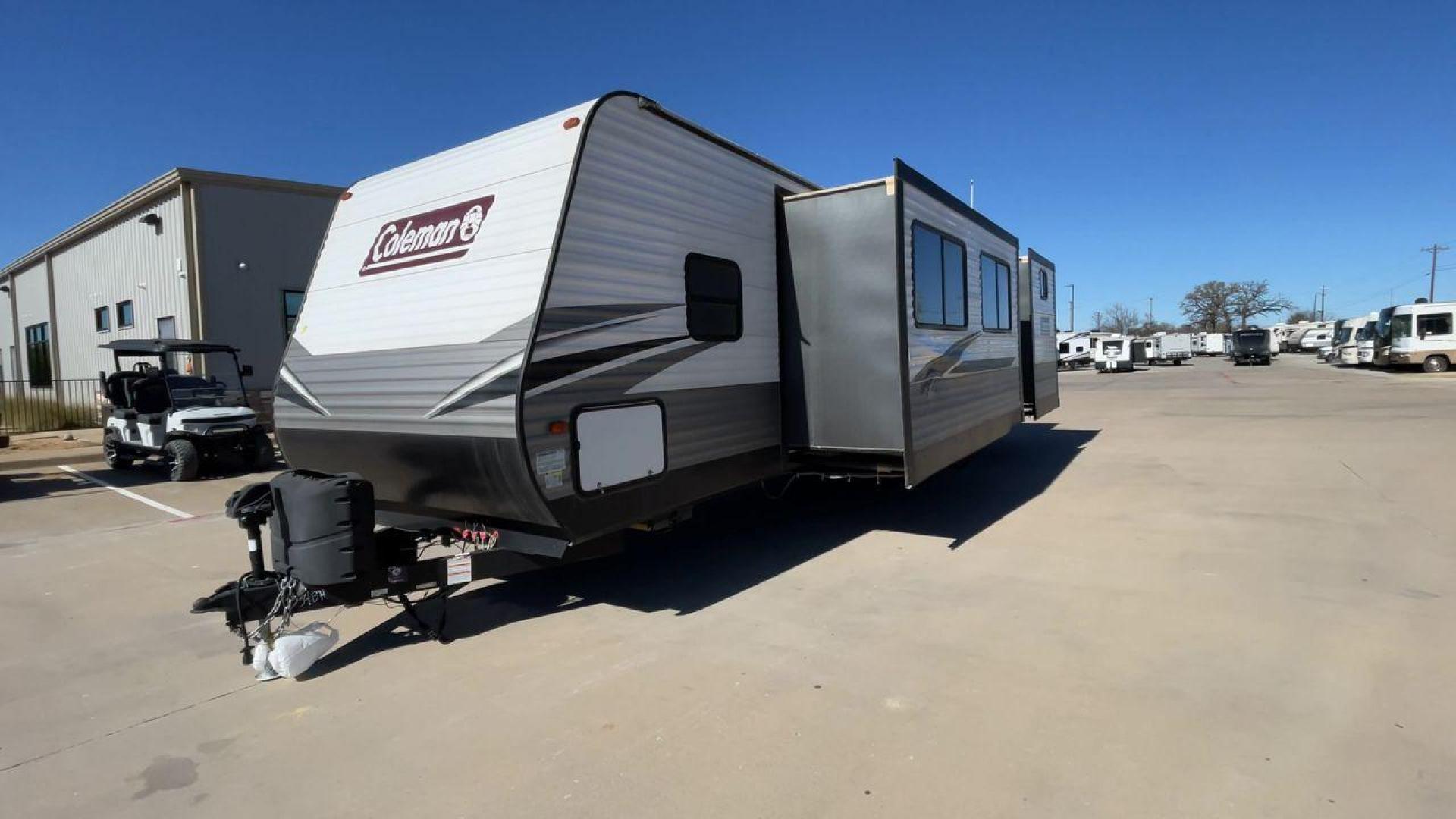 2021 WHITE DUTCHMEN COLEMAN 334BH (4YDT3342XMH) , Length: 37.25 ft. | Dry Weight: 7,806 lbs. | Slides: 2 transmission, located at 4319 N Main St, Cleburne, TX, 76033, (817) 678-5133, 32.385960, -97.391212 - The 2021 Dutchmen Coleman 334BH is a luxurious and spacious travel trailer designed to redefine your camping experience. Its exterior boasts a length of 37 feet, a width of 8 feet, and a dry weight of 7,806 lbs. The aluminum frame construction ensures durability and lightweight towing, while the hig - Photo#5