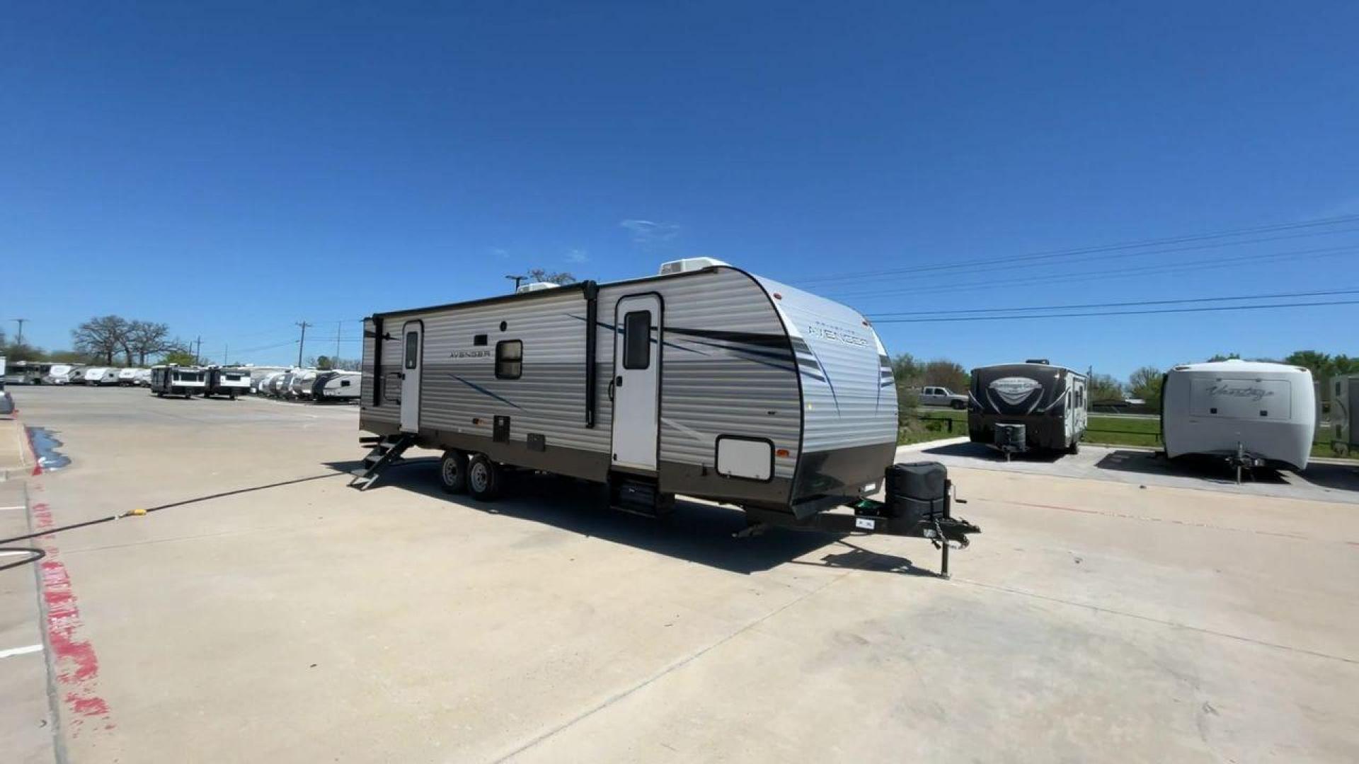 2021 FOREST RIVER AVENGER 28BHS (5ZT2AVTB1MB) , located at 4319 N Main St, Cleburne, TX, 76033, (817) 678-5133, 32.385960, -97.391212 - Photo#3