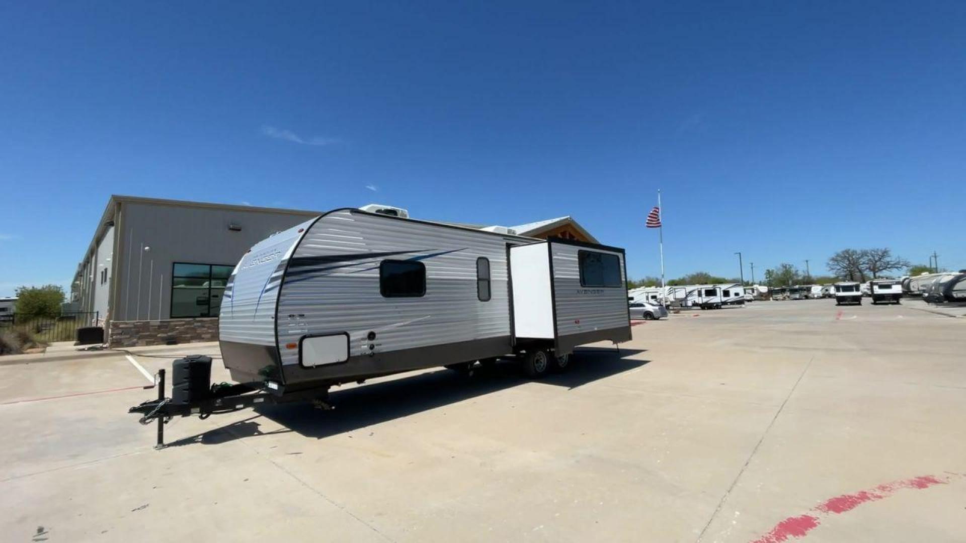 2021 FOREST RIVER AVENGER 28BHS (5ZT2AVTB1MB) , located at 4319 N Main St, Cleburne, TX, 76033, (817) 678-5133, 32.385960, -97.391212 - Photo#5