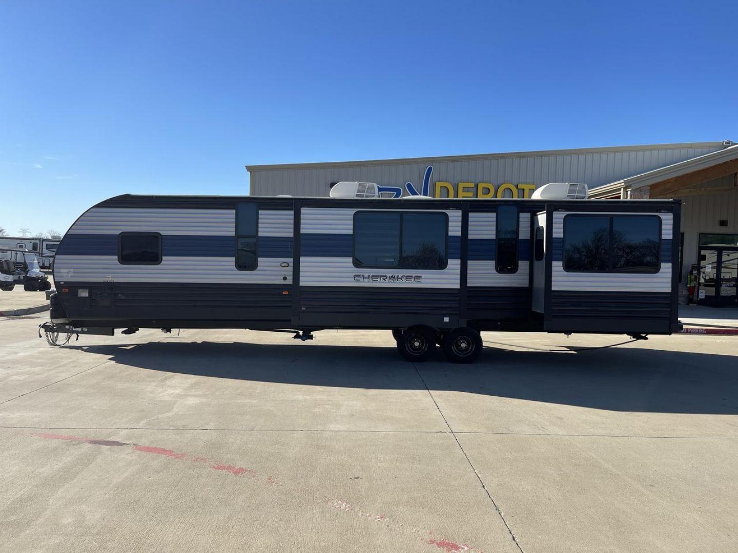 2021 FOREST RIVER CHEROKEE 306MM (4X4TCKG29MX) , Length: 39.92 ft. | Dry Weight: 8,578 lbs. | Gross Weight: 11,100 lbs. | Slides: 3 transmission, located at 4319 N Main St, Cleburne, TX, 76033, (817) 678-5133, 32.385960, -97.391212 - The 2021 Forest River Cherokee 306MM is a spacious and stylish travel trailer, ideal for families or couples who enjoy both relaxation and entertainment on the road. Its rear living area design and premium features make it a standout choice for extended adventures or weekend getaways. The dimensions - Photo#23