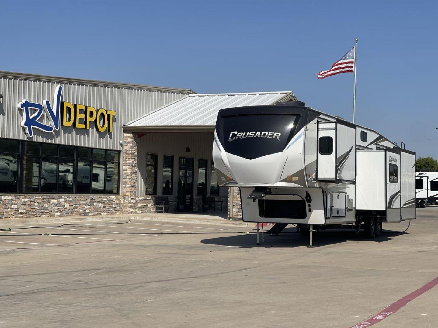 2021 FOREST RIVER CRUSADER 382MBH (5ZT3CS3B4MG) , Length: 43.33 ft. | Dry Weight: 13,106 lbs. | Slides: 4 transmission, located at 4319 N Main St, Cleburne, TX, 76033, (817) 678-5133, 32.385960, -97.391212 - Photo#0