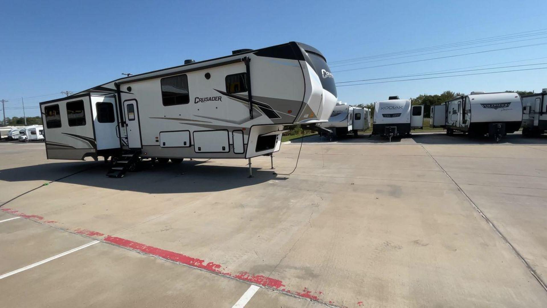 2021 FOREST RIVER CRUSADER 382MBH (5ZT3CS3B4MG) , Length: 43.33 ft. | Dry Weight: 13,106 lbs. | Slides: 4 transmission, located at 4319 N Main St, Cleburne, TX, 76033, (817) 678-5133, 32.385960, -97.391212 - Photo#3