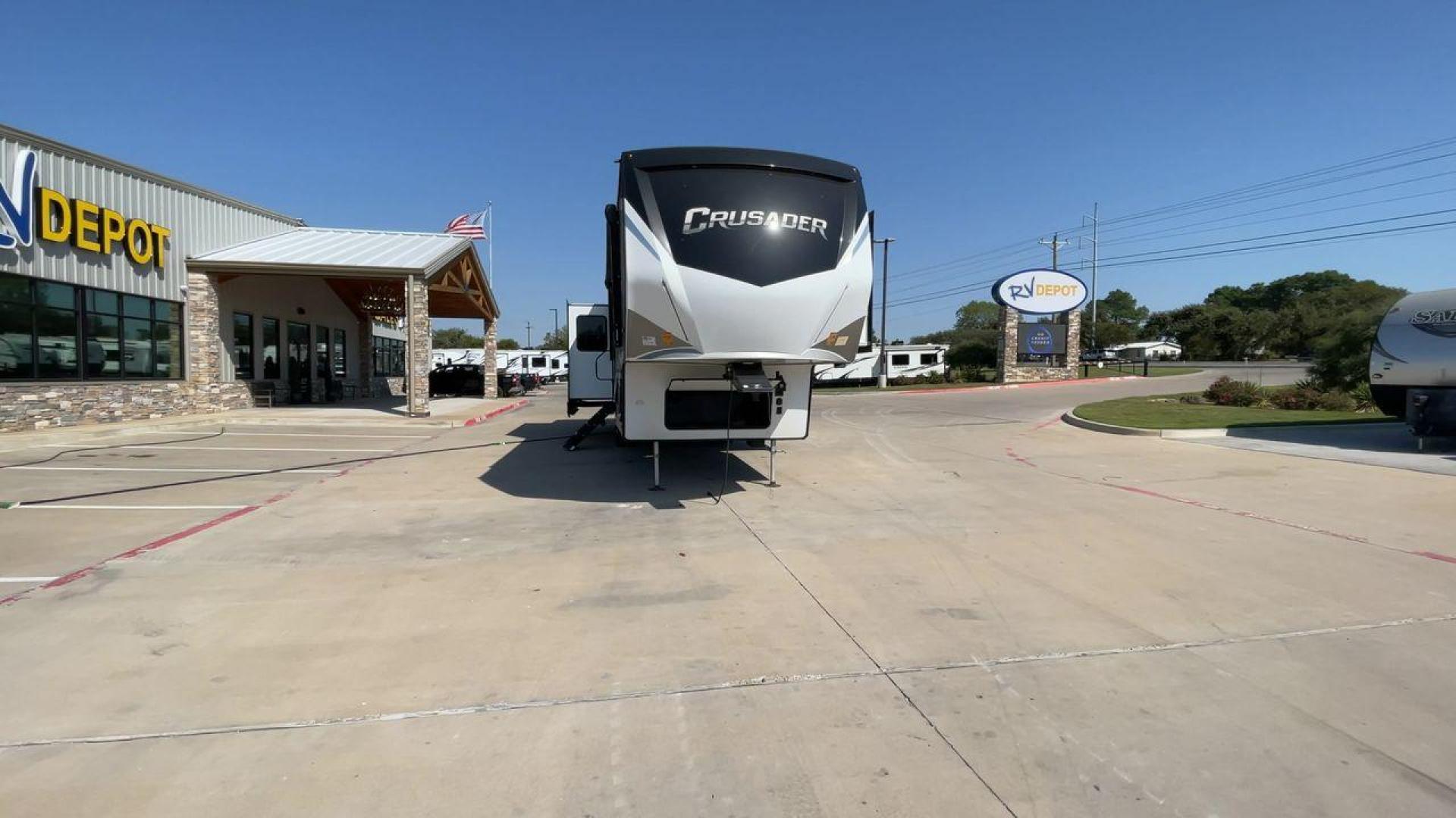 2021 FOREST RIVER CRUSADER 382MBH (5ZT3CS3B4MG) , Length: 43.33 ft. | Dry Weight: 13,106 lbs. | Slides: 4 transmission, located at 4319 N Main St, Cleburne, TX, 76033, (817) 678-5133, 32.385960, -97.391212 - Photo#4