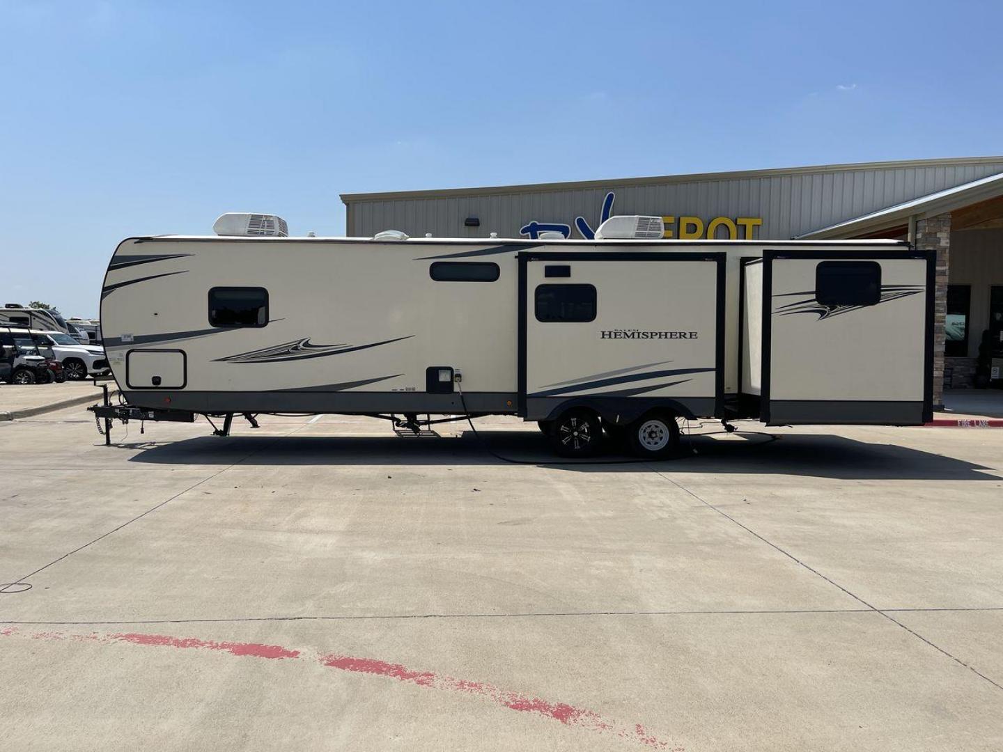 2021 FOREST RIVER HEMISPHERE 310BHS (4X4TSBG21MU) , Length: 38.67 ft. | Dry Weight: 9,088 lbs. | Slides: 3 transmission, located at 4319 N Main St, Cleburne, TX, 76033, (817) 678-5133, 32.385960, -97.391212 - Photo#24