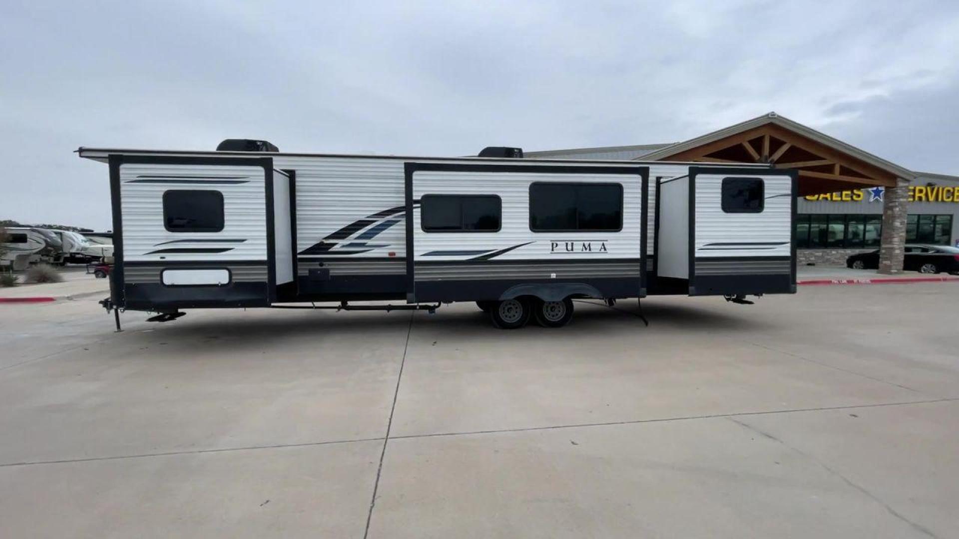 2021 FOREST RIVER PUMA 39PQB - (4X4TPUR24MP) , Length: 42.08 ft | Dry Weight: 10,709 lbs. lbs | Gross Weight: 13,413 lbs. | Slides: 4 transmission, located at 4319 N Main St, Cleburne, TX, 76033, (817) 678-5133, 32.385960, -97.391212 - Photo#6