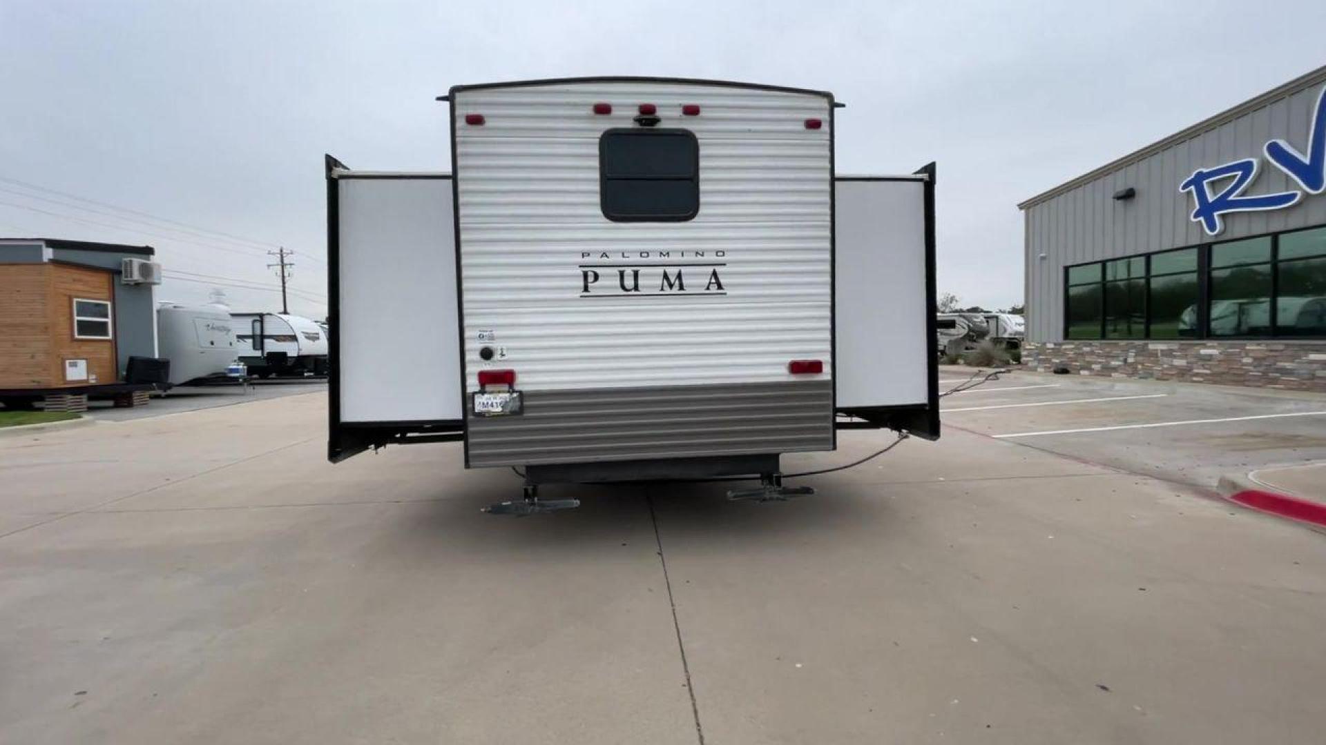 2021 FOREST RIVER PUMA 39PQB - (4X4TPUR24MP) , Length: 42.08 ft | Dry Weight: 10,709 lbs. lbs | Gross Weight: 13,413 lbs. | Slides: 4 transmission, located at 4319 N Main St, Cleburne, TX, 76033, (817) 678-5133, 32.385960, -97.391212 - Photo#8