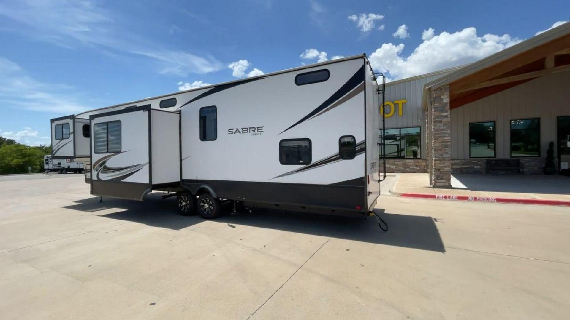 2021 FOREST RIVER SABRE 37FLL (5ZT3SR2B2M6) , Length: 42.75 ft | Dry Weight: 11,918 lbs. | Slides: 4 transmission, located at 4319 N Main St, Cleburne, TX, 76033, (817) 678-5133, 32.385960, -97.391212 - Photo#7