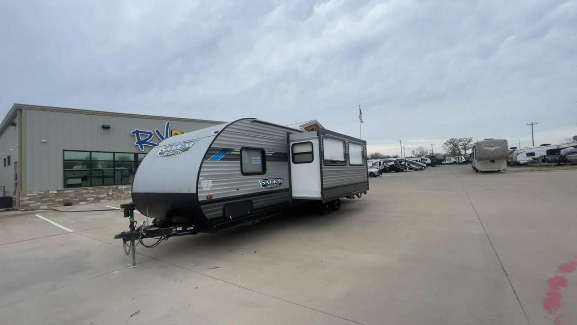 2021 FOREST RIVER SALEM 263BHXL (4X4TSMB2XM7) , located at 4319 N Main St, Cleburne, TX, 76033, (817) 678-5133, 32.385960, -97.391212 - Photo#5