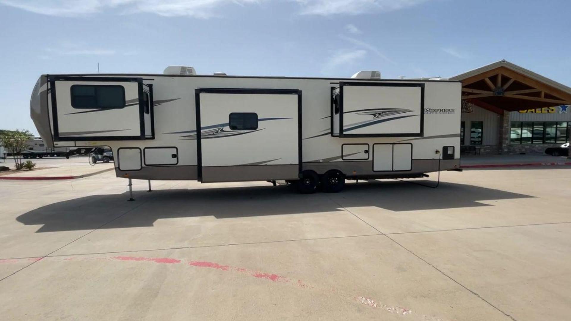 2021 FOREST RIVER SALEM 36FL (4X4FSBM21MV) , Length: 43.75 ft. | Dry Weight: 12,624 lbs. | Slides: 4 transmission, located at 4319 N Main St, Cleburne, TX, 76033, (817) 678-5133, 32.385960, -97.391212 - Photo#6