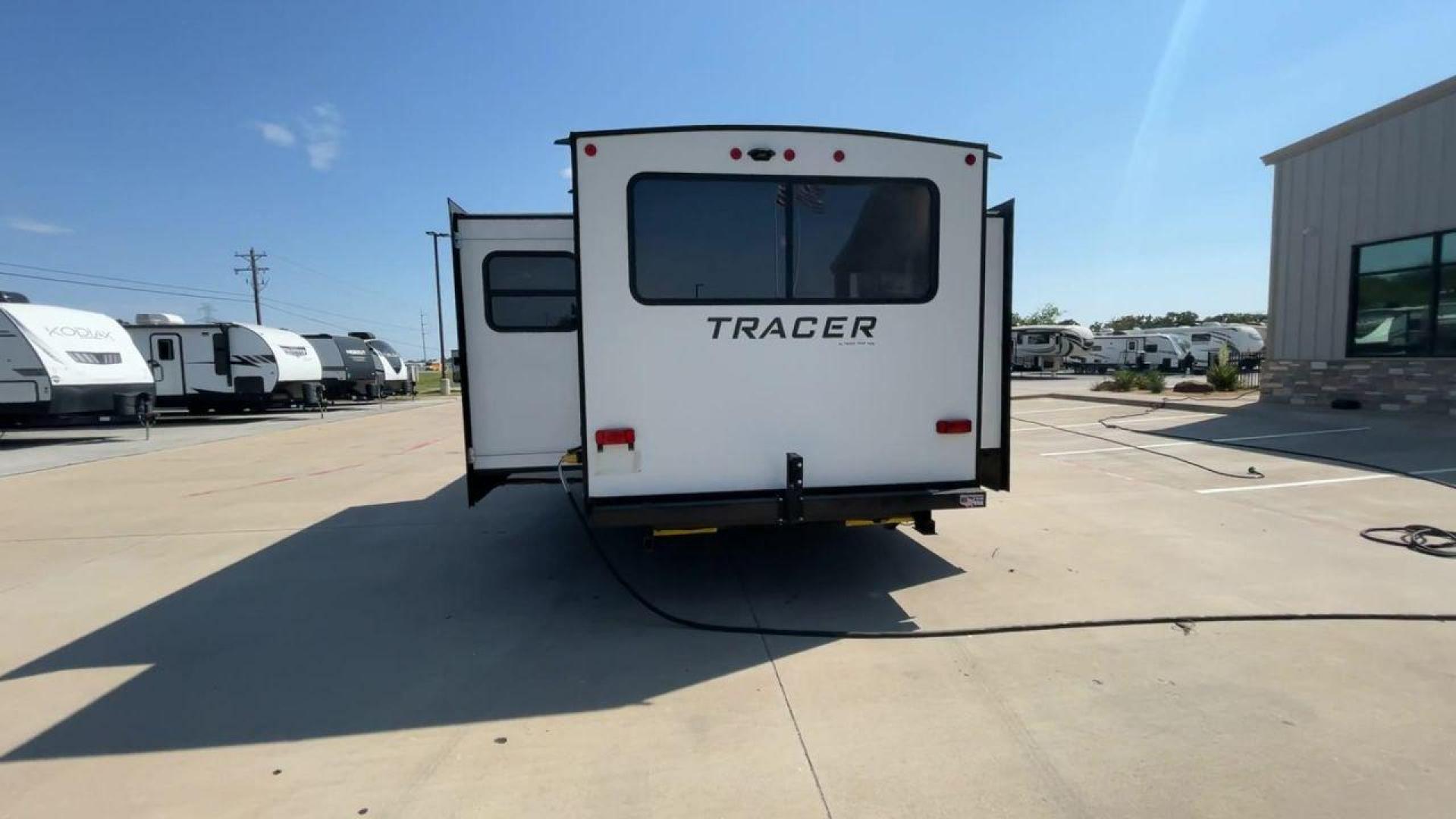 2021 FOREST RIVER TRACER 28RES (5ZT2TRTB1MB) , Length: 32.92 ft. | Dry Weight: 6,866 lbs. | Slides: 2 transmission, located at 4319 N Main St, Cleburne, TX, 76033, (817) 678-5133, 32.385960, -97.391212 - Measuring 32.92 feet in length with a dry weight of 6,866 lbs., the 2021 Forest River Tracer 28RES is both spacious and easy to tow. The sleek white exterior with black accents and Tracer branding gives the trailer a sharp and contemporary look. The dual slide-outs on one side help create more livin - Photo#8