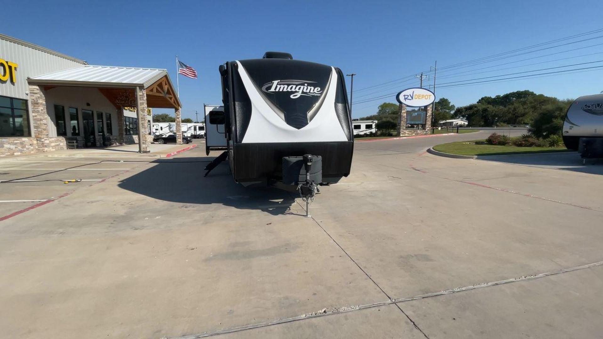 2021 GRAND DESIGN IMAGINE 3100RD (573TE3725M6) , Length: 35.92 ft. | Dry Weight: 7,778 lbs. | Gross Weight: 9,495 lbs. | Slides: 2 transmission, located at 4319 N Main St, Cleburne, TX, 76033, (817) 678-5133, 32.385960, -97.391212 - The 2021 Grand Design Imagine 3100RD is a spacious and thoughtfully designed travel trailer that combines luxury, functionality, and comfort for travelers looking to enjoy extended adventures. With its open floor plan, residential-style features, and high-quality construction, this model is ideal fo - Photo#4