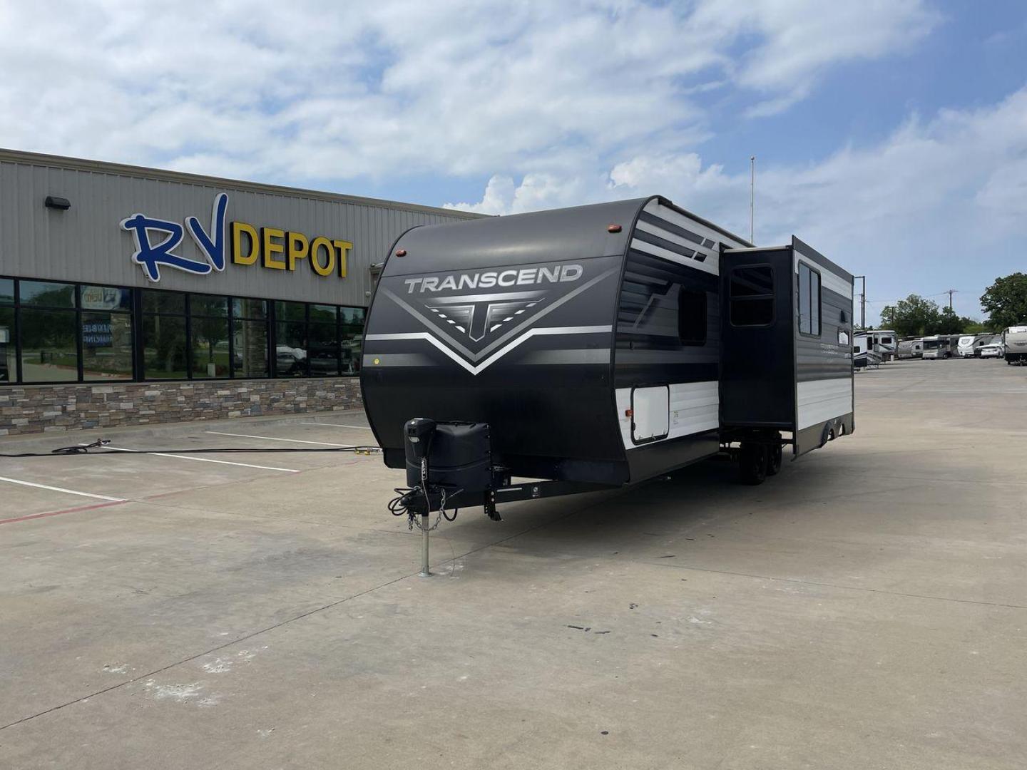 2021 GRAND DESIGN TRANSCEND 240ML (573TT3021M8) , located at 4319 N Main St, Cleburne, TX, 76033, (817) 678-5133, 32.385960, -97.391212 - Photo#0