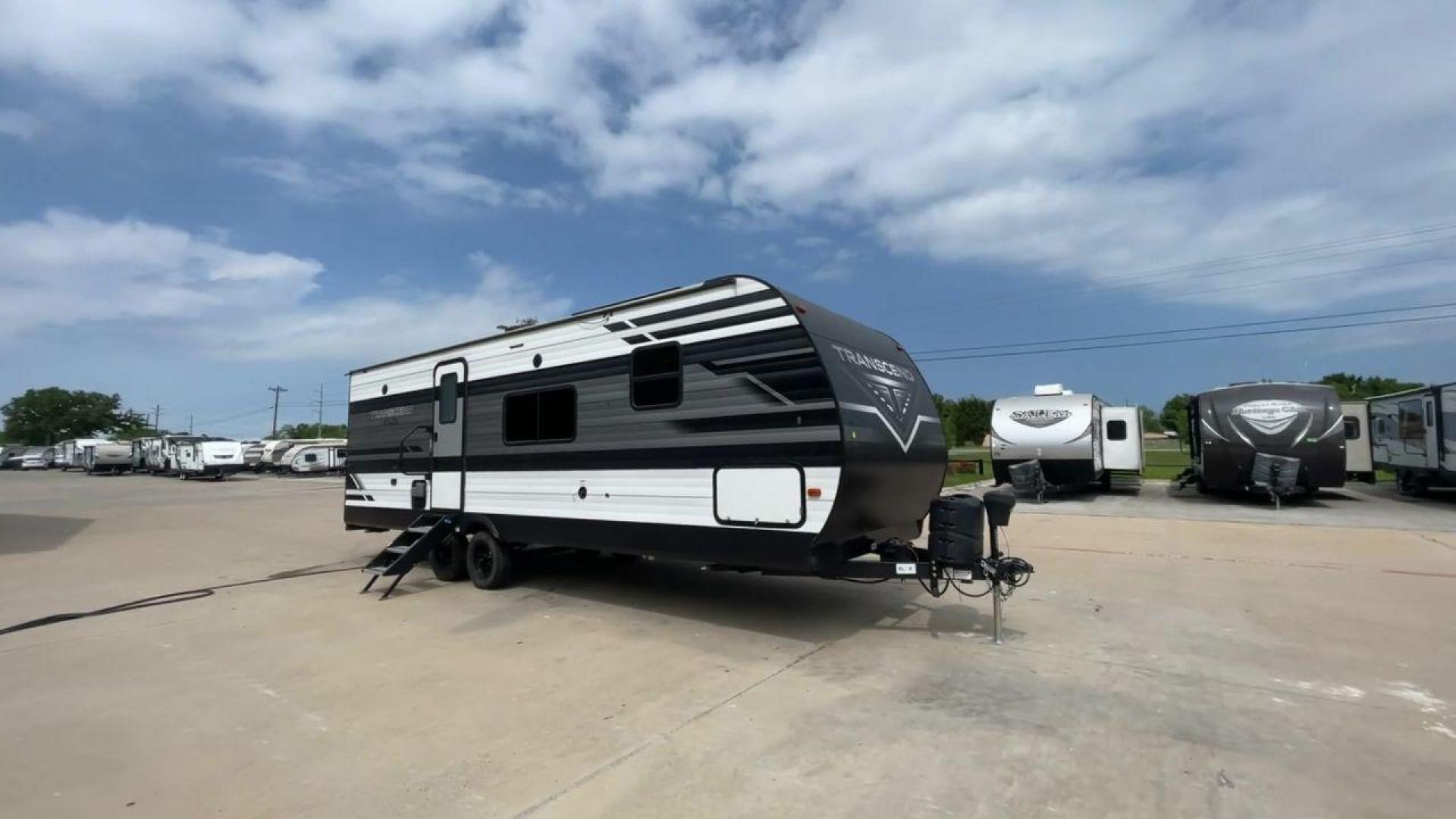 2021 GRAND DESIGN TRANSCEND 240ML (573TT3021M8) , located at 4319 N Main St, Cleburne, TX, 76033, (817) 678-5133, 32.385960, -97.391212 - Photo#3