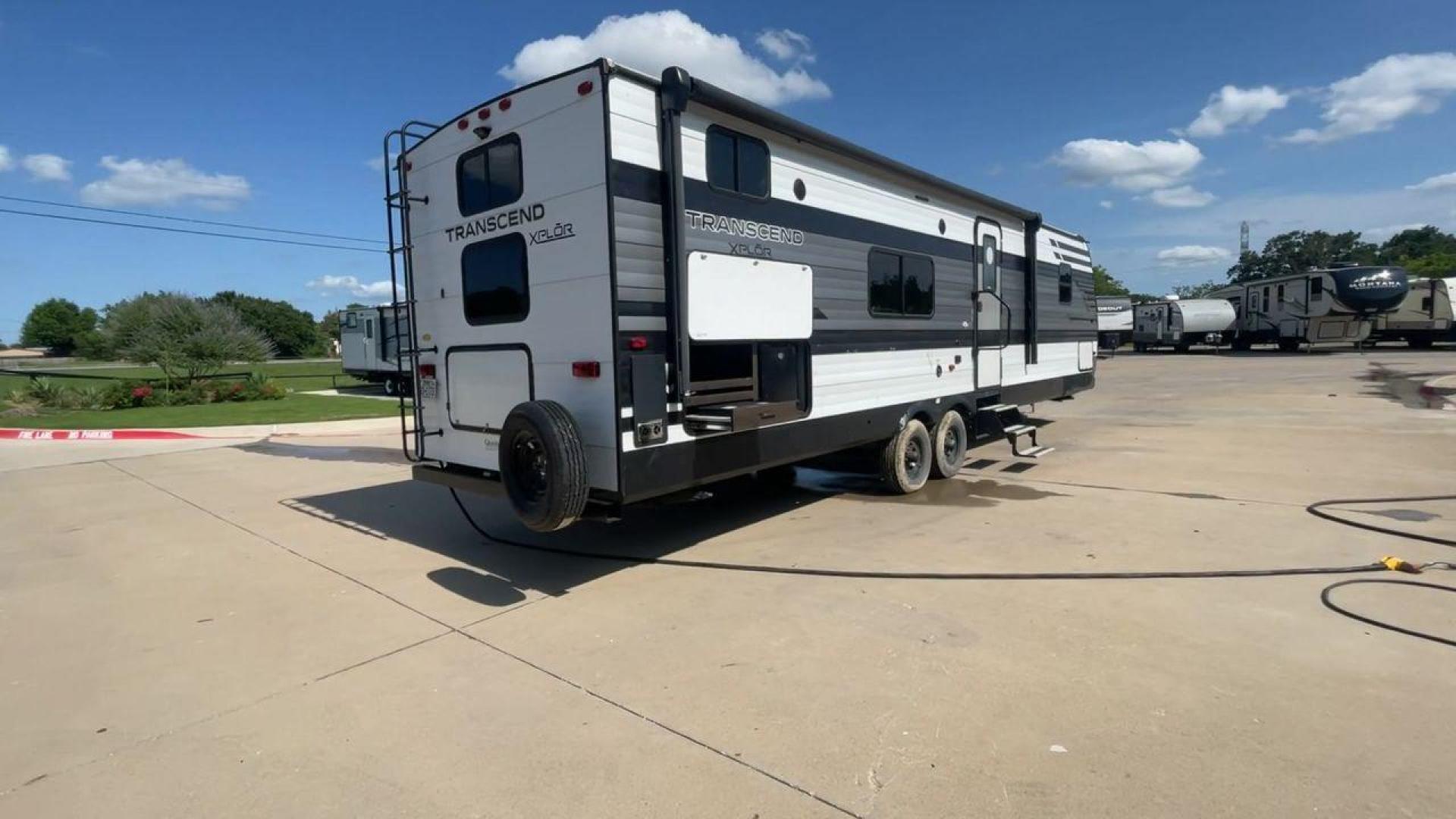 2021 GRAND DESIGN TRANSCEND 297QB (573TT3325M8) , located at 4319 N Main St, Cleburne, TX, 76033, (817) 678-5133, 32.385960, -97.391212 - Photo#1