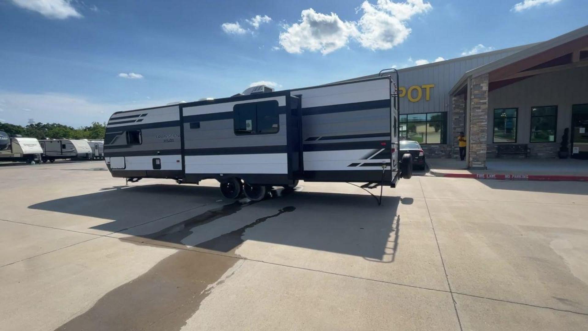 2021 GRAND DESIGN TRANSCEND 297QB (573TT3325M8) , located at 4319 N Main St, Cleburne, TX, 76033, (817) 678-5133, 32.385960, -97.391212 - Photo#7